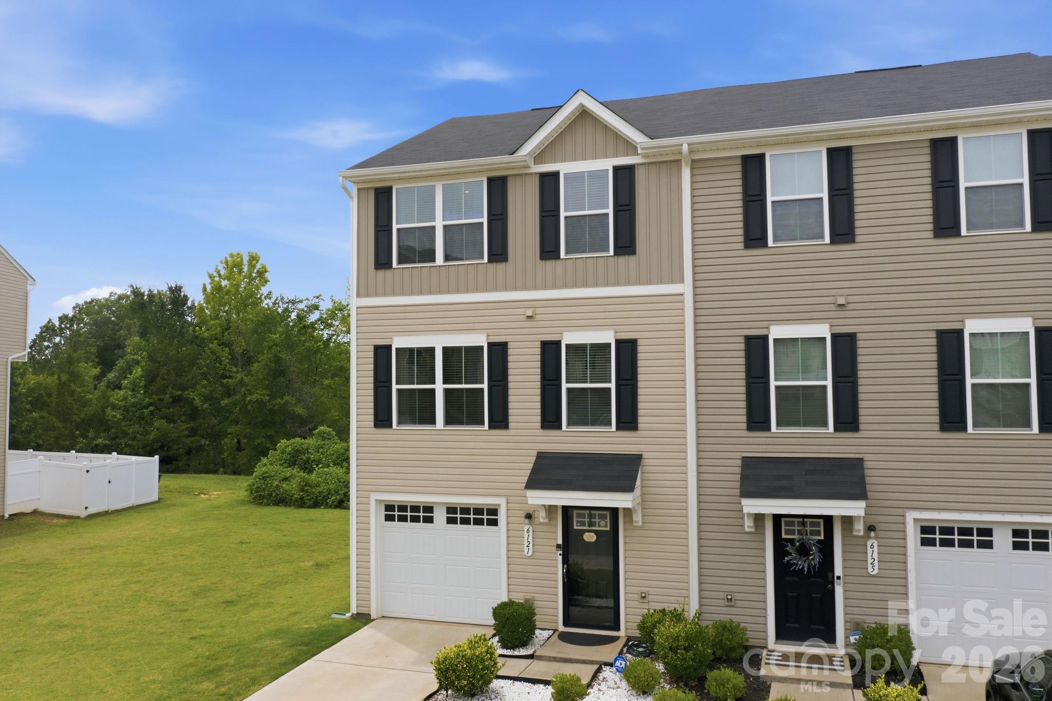6121 Cutwater Circle — Charlotte