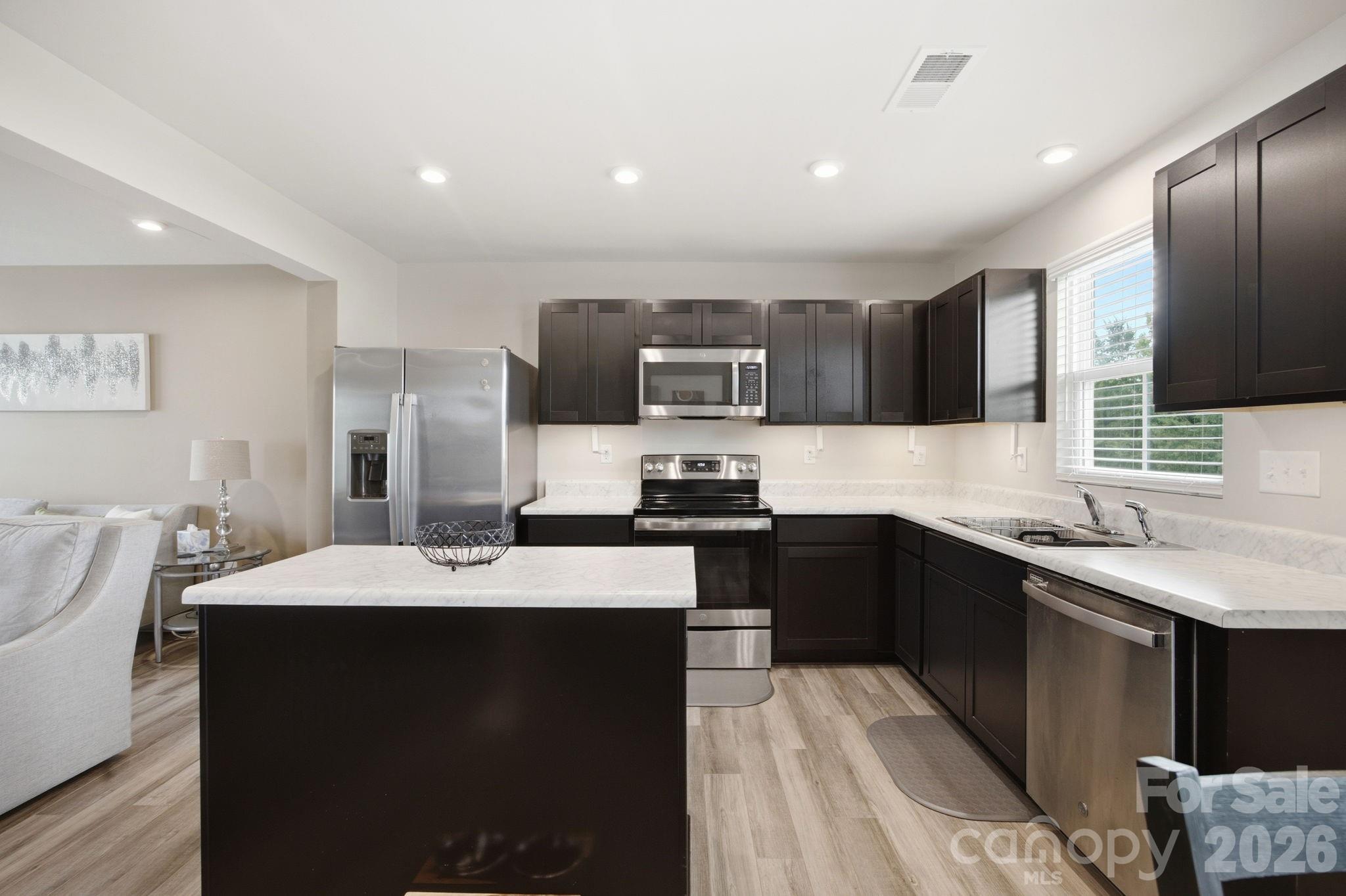 6121 Cutwater Circle — Charlotte