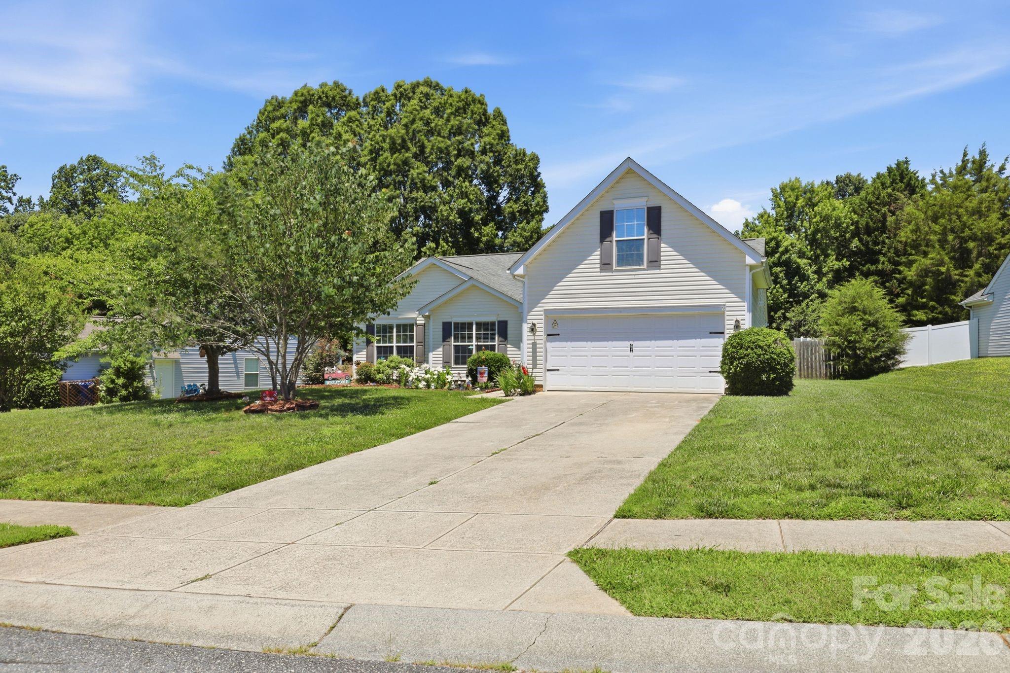 144 Golden Valley Drive — Mooresville