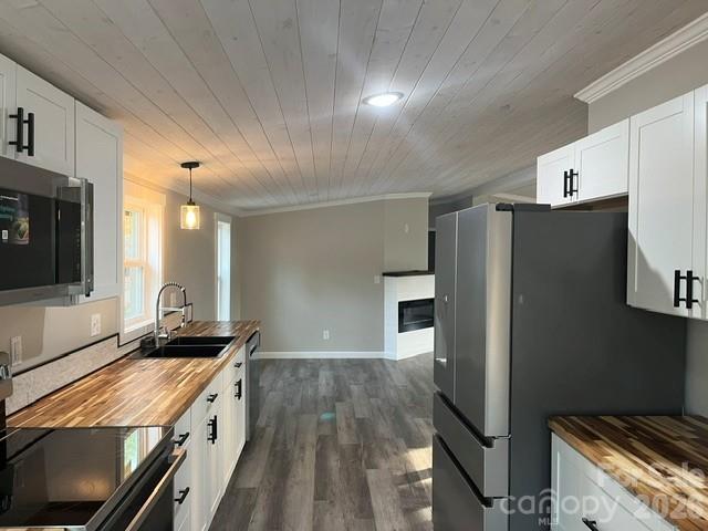 204 A L Fox Road — Taylorsville