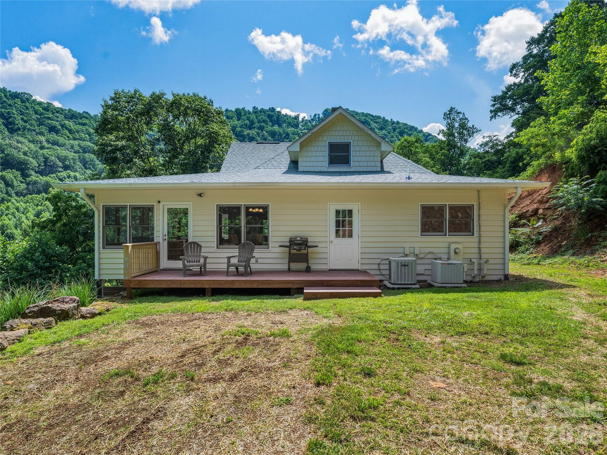 1856 Lickskillet Road — Burnsville