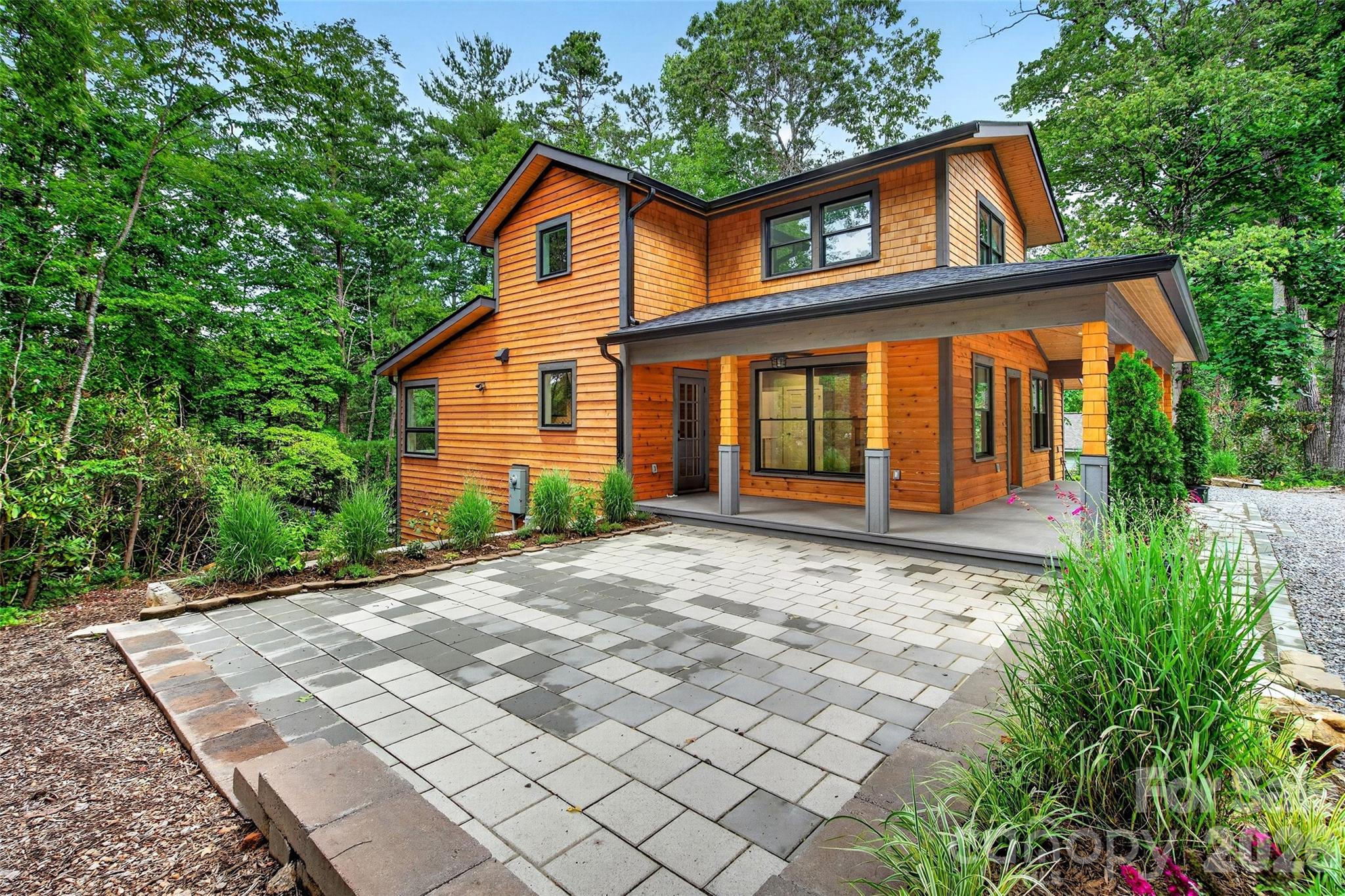 78 Tupper Road — Black Mountain