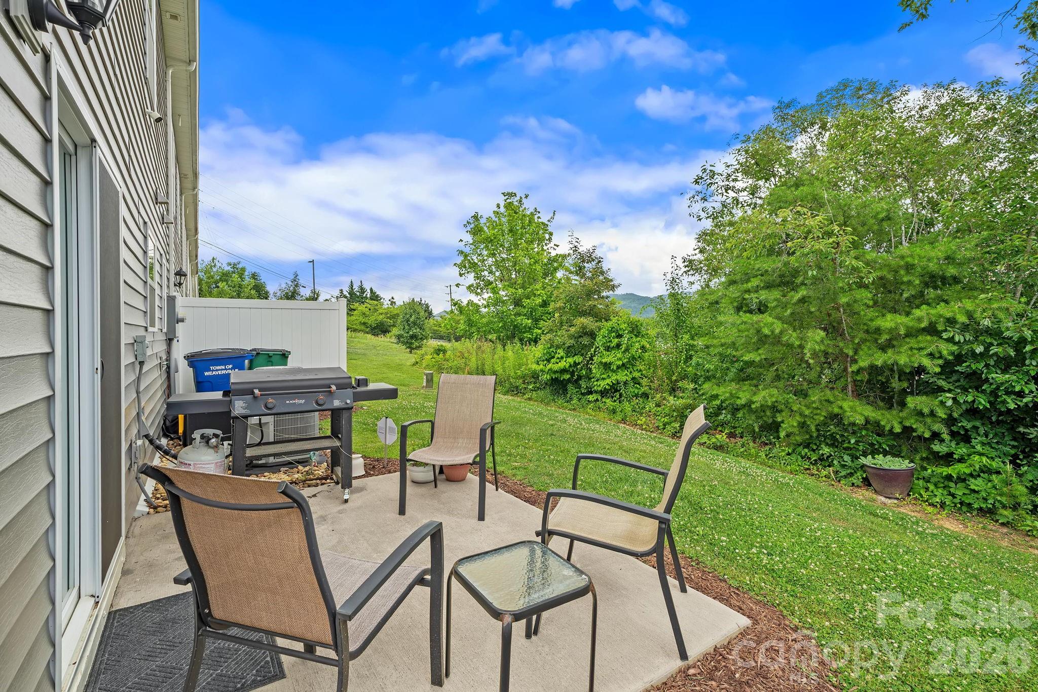 10 Benedict Lane — Weaverville