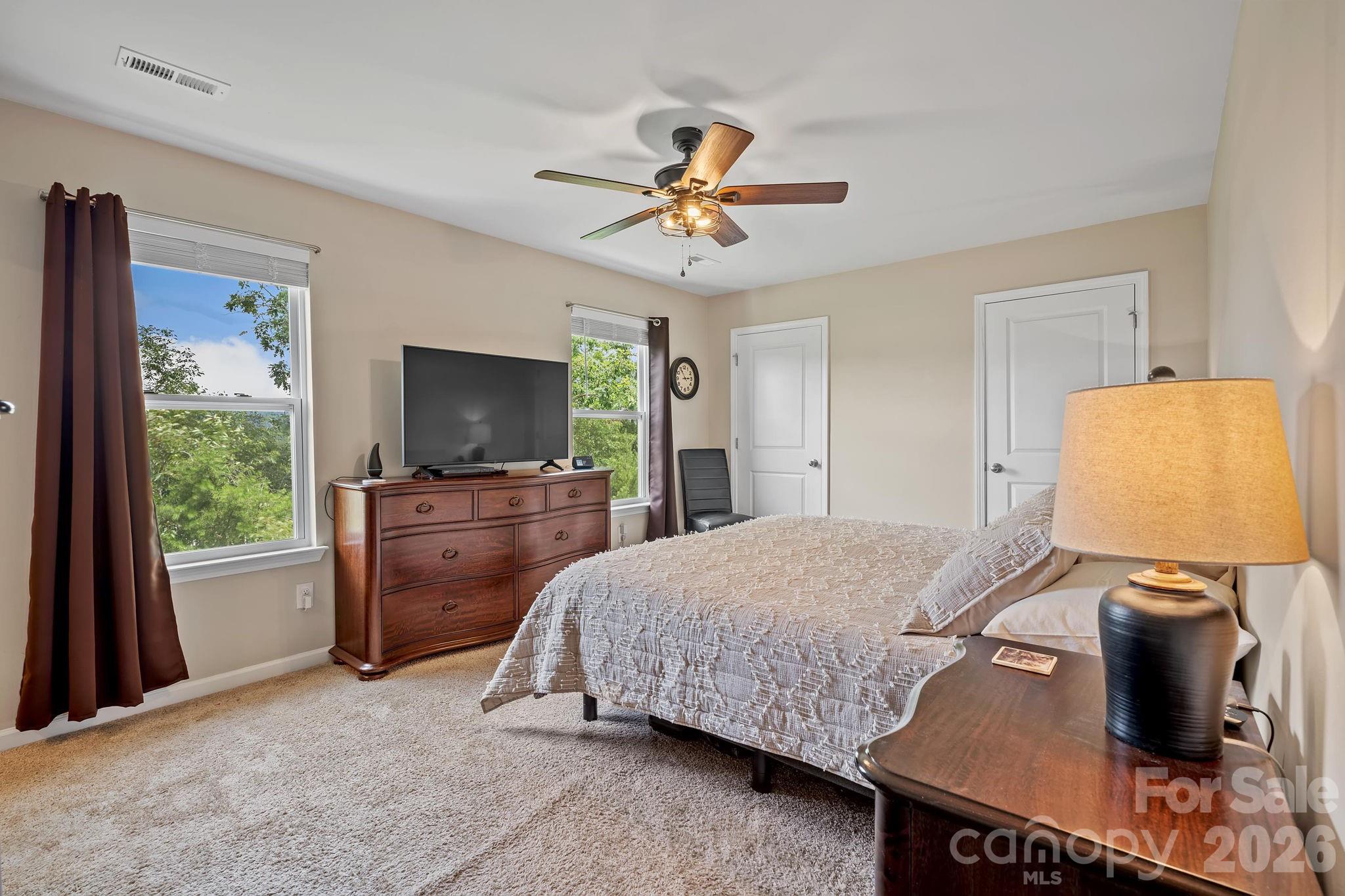 10 Benedict Lane — Weaverville
