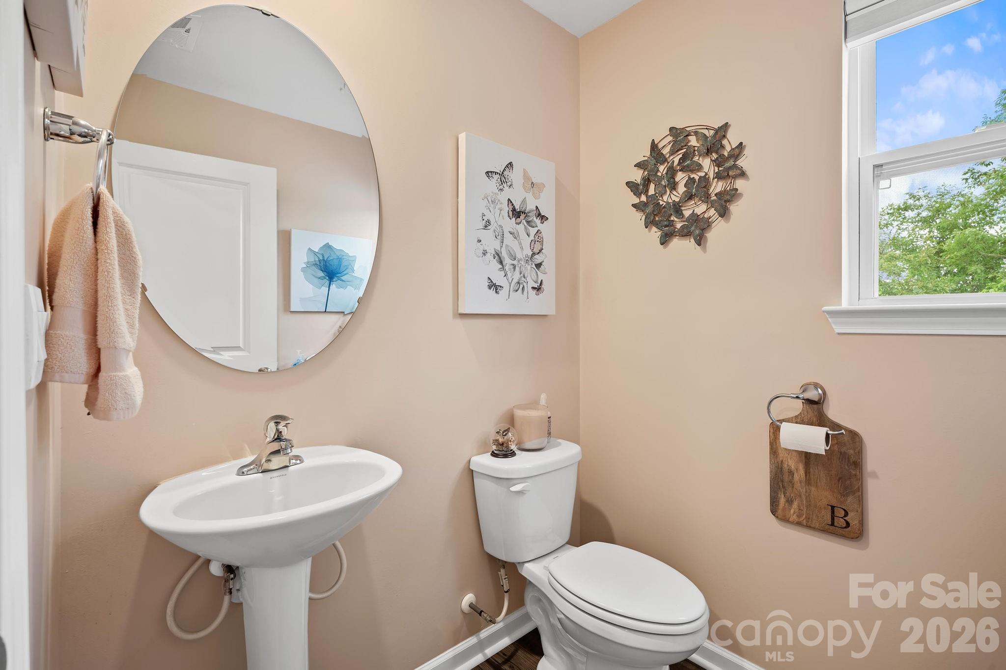 10 Benedict Lane — Weaverville