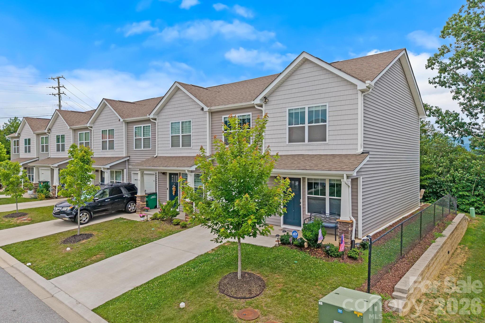 10 Benedict Lane — Weaverville