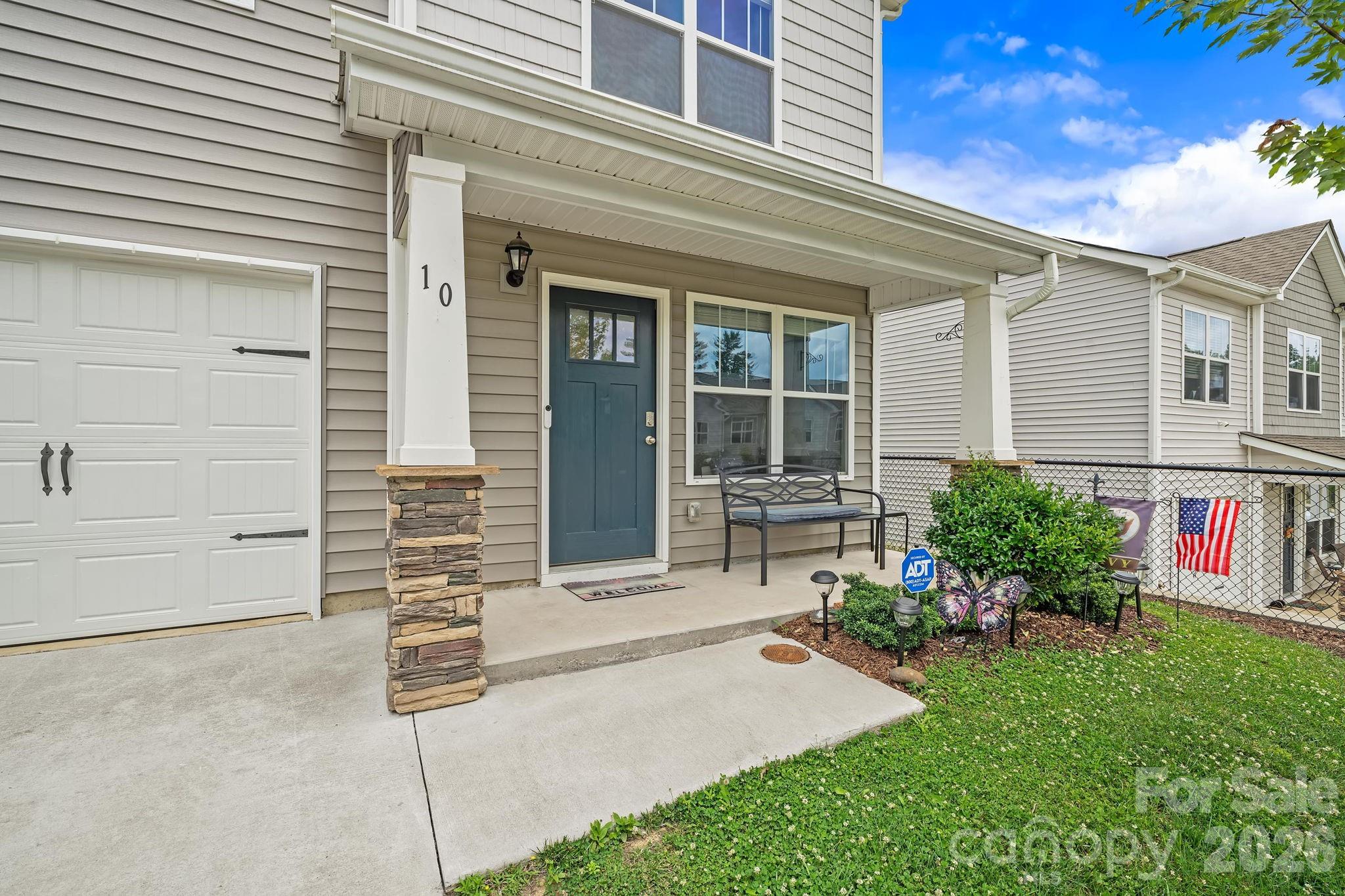 10 Benedict Lane — Weaverville