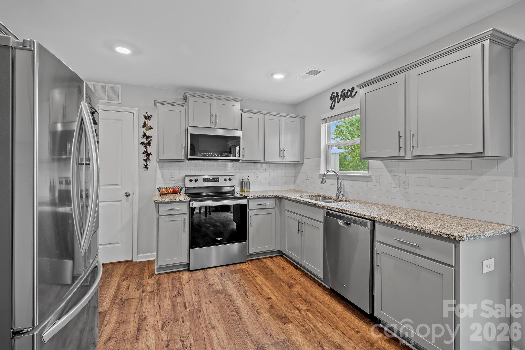 10 Benedict Lane — Weaverville