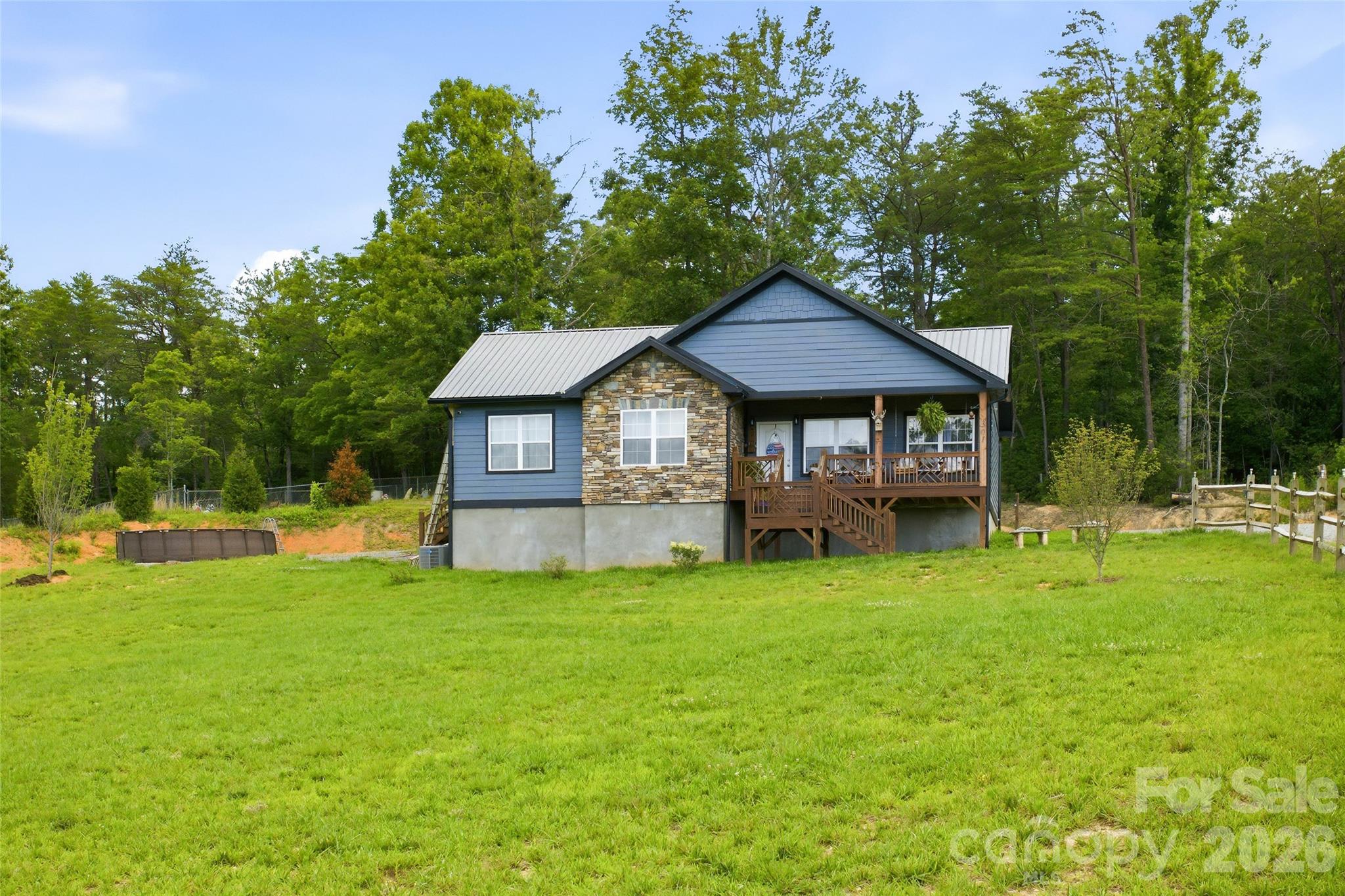 301 McGinnis Drive — Old Fort