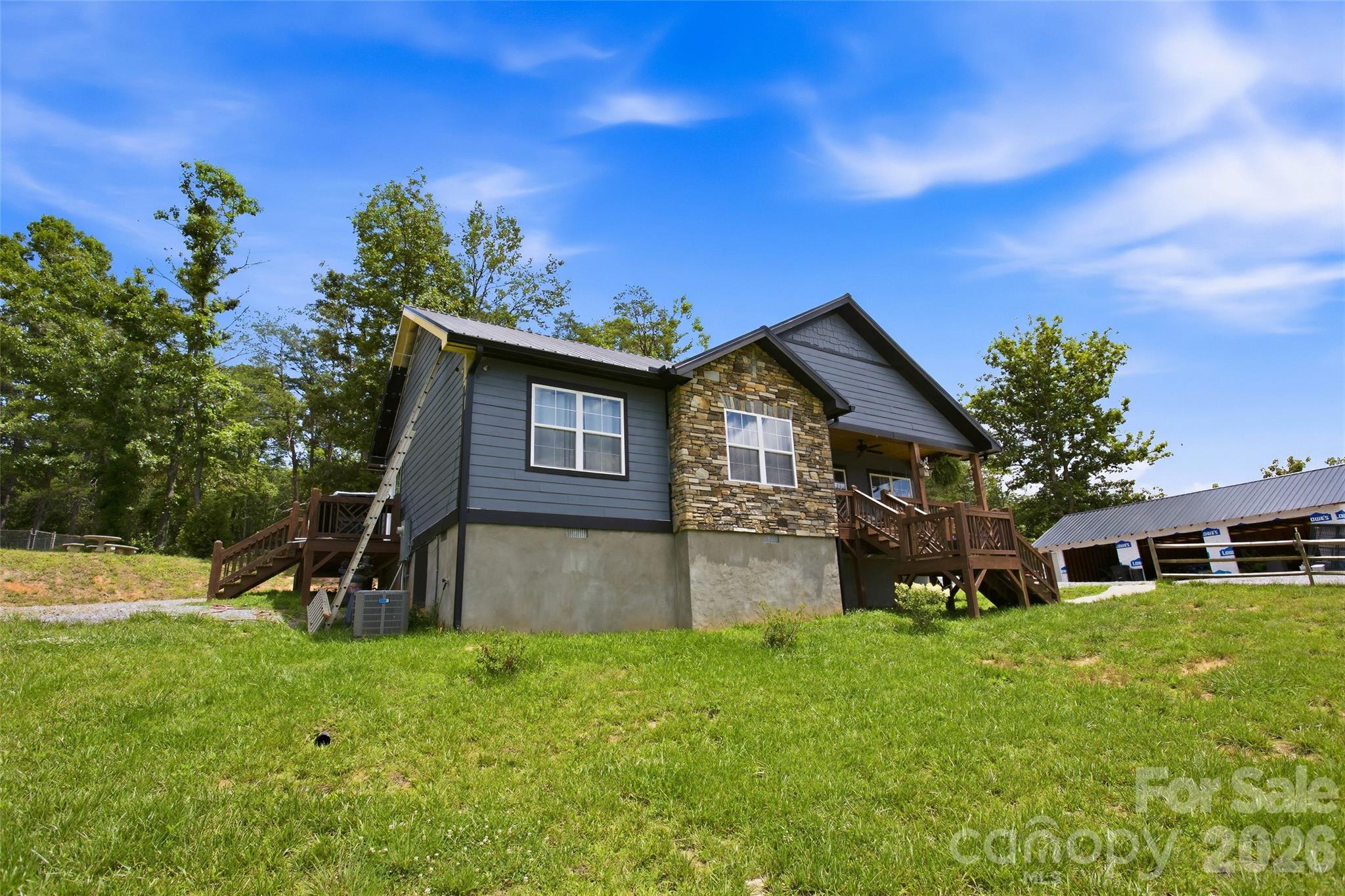 301 McGinnis Drive — Old Fort