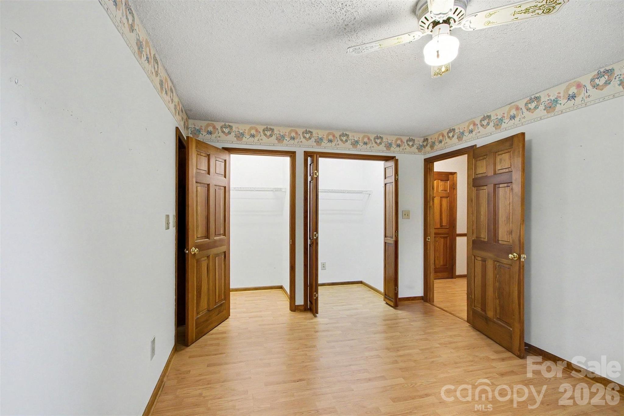 124 E Catawba Avenue — Mooresville