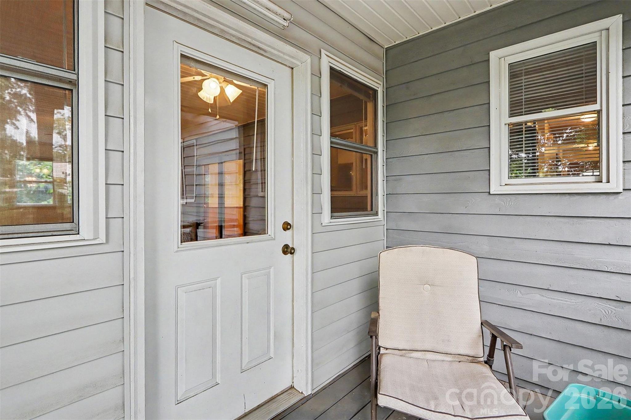 124 E Catawba Avenue — Mooresville