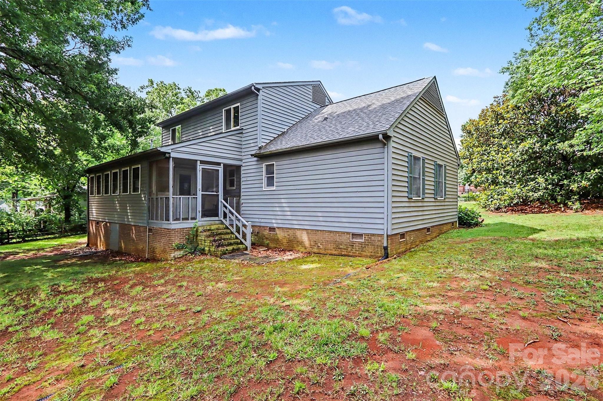 124 E Catawba Avenue — Mooresville