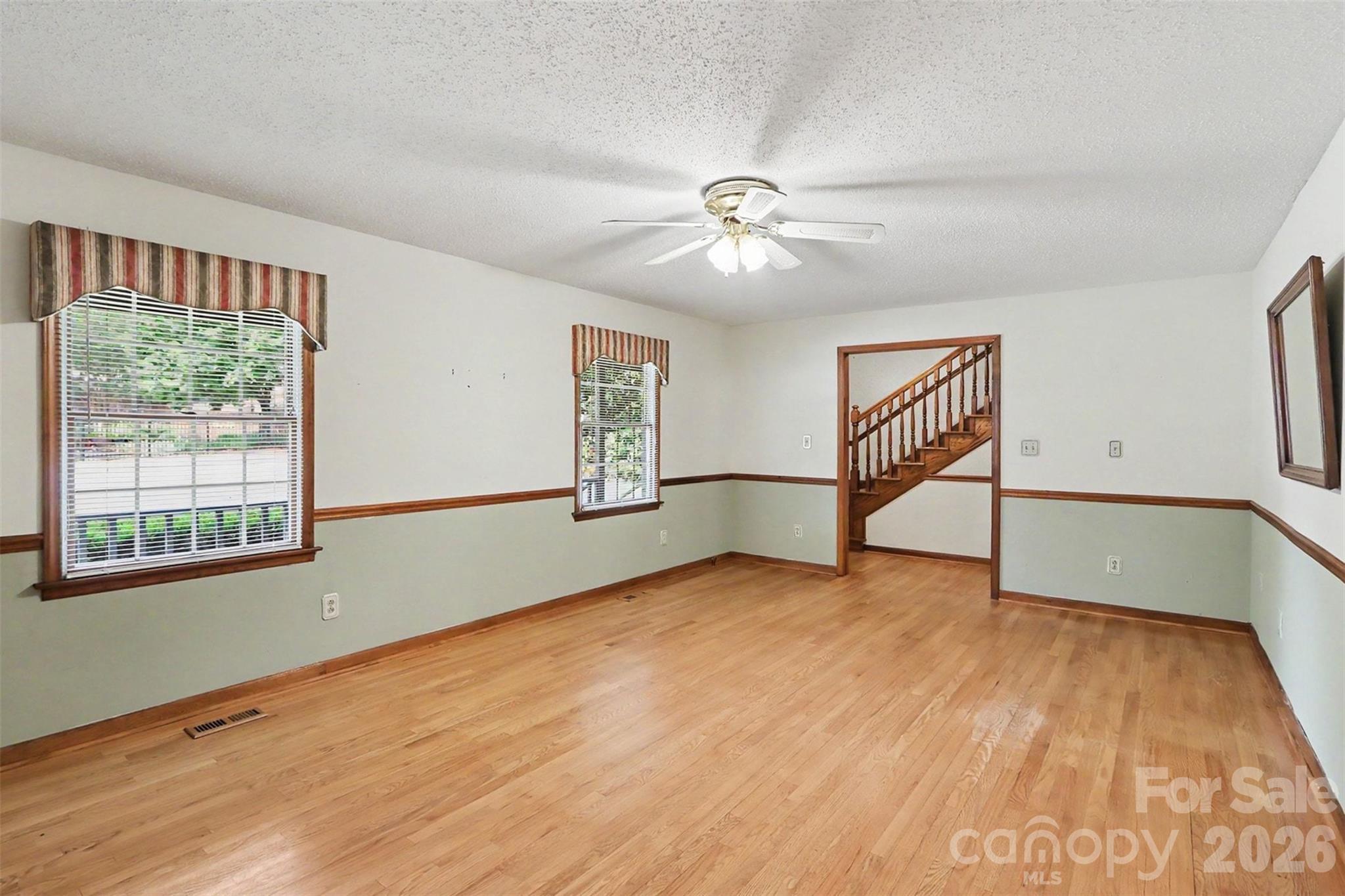 124 E Catawba Avenue — Mooresville