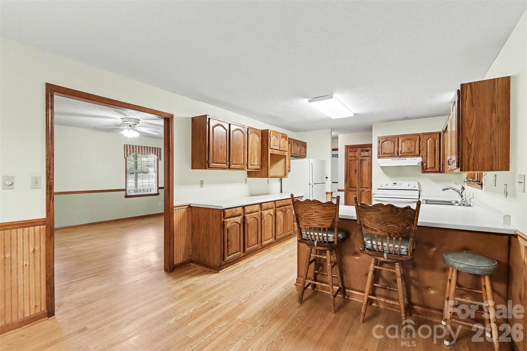 124 E Catawba Avenue — Mooresville
