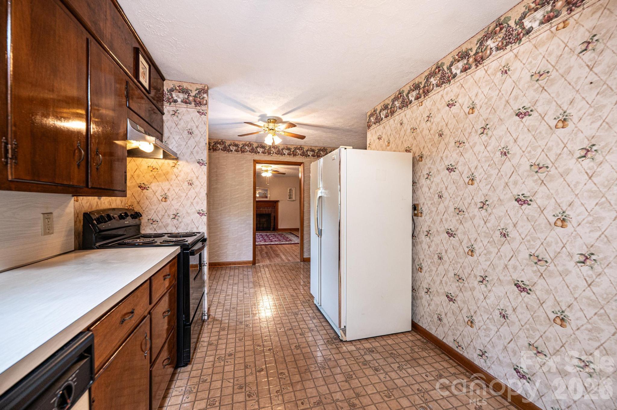 119 Foothill Drive — Lenoir