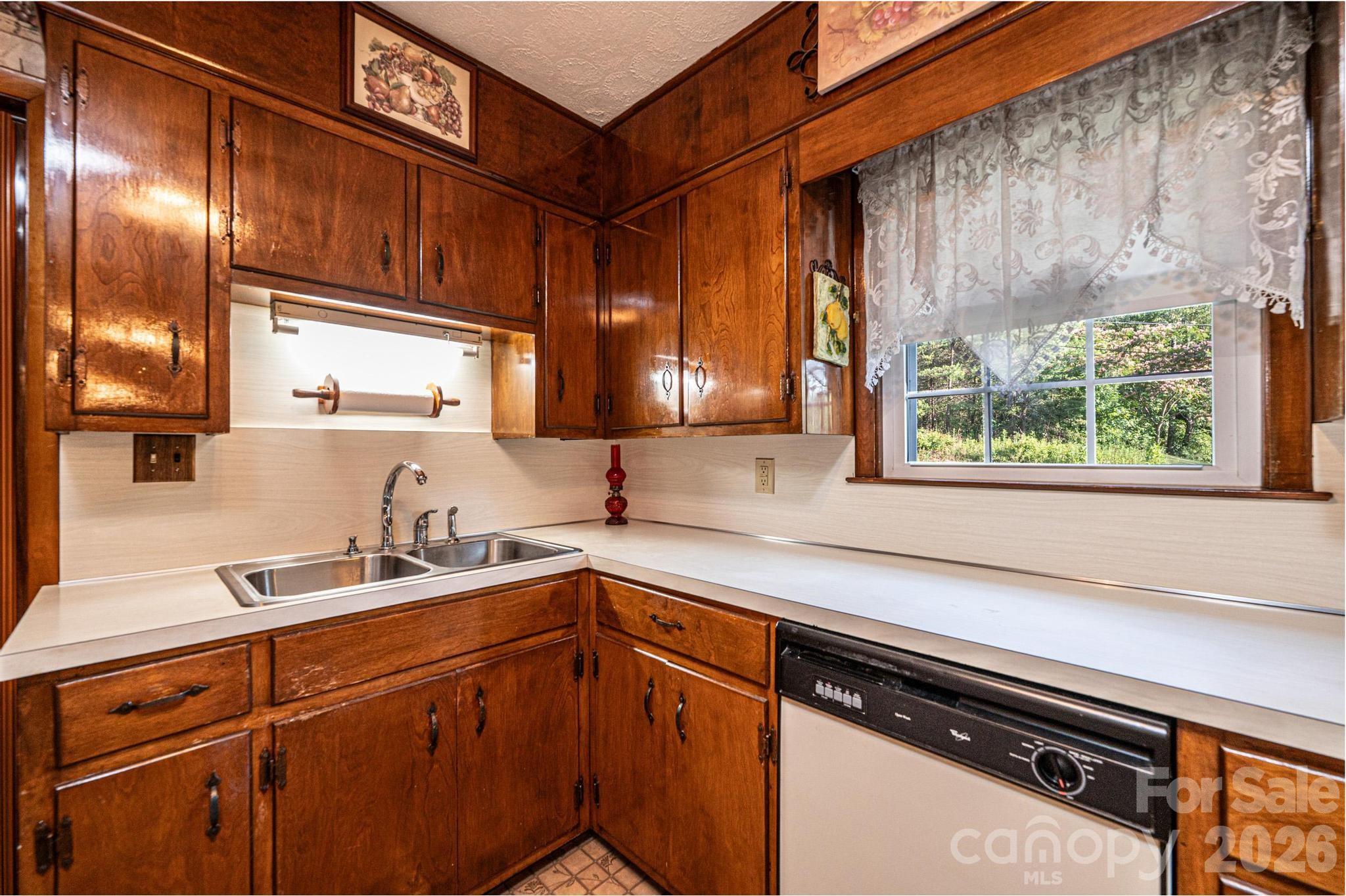 119 Foothill Drive — Lenoir