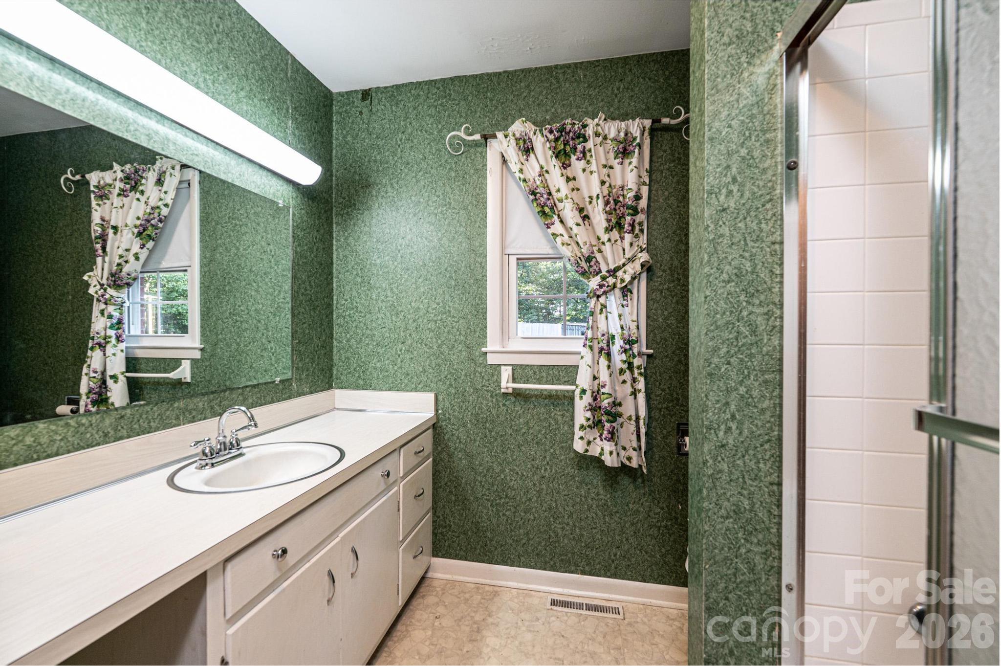 119 Foothill Drive — Lenoir