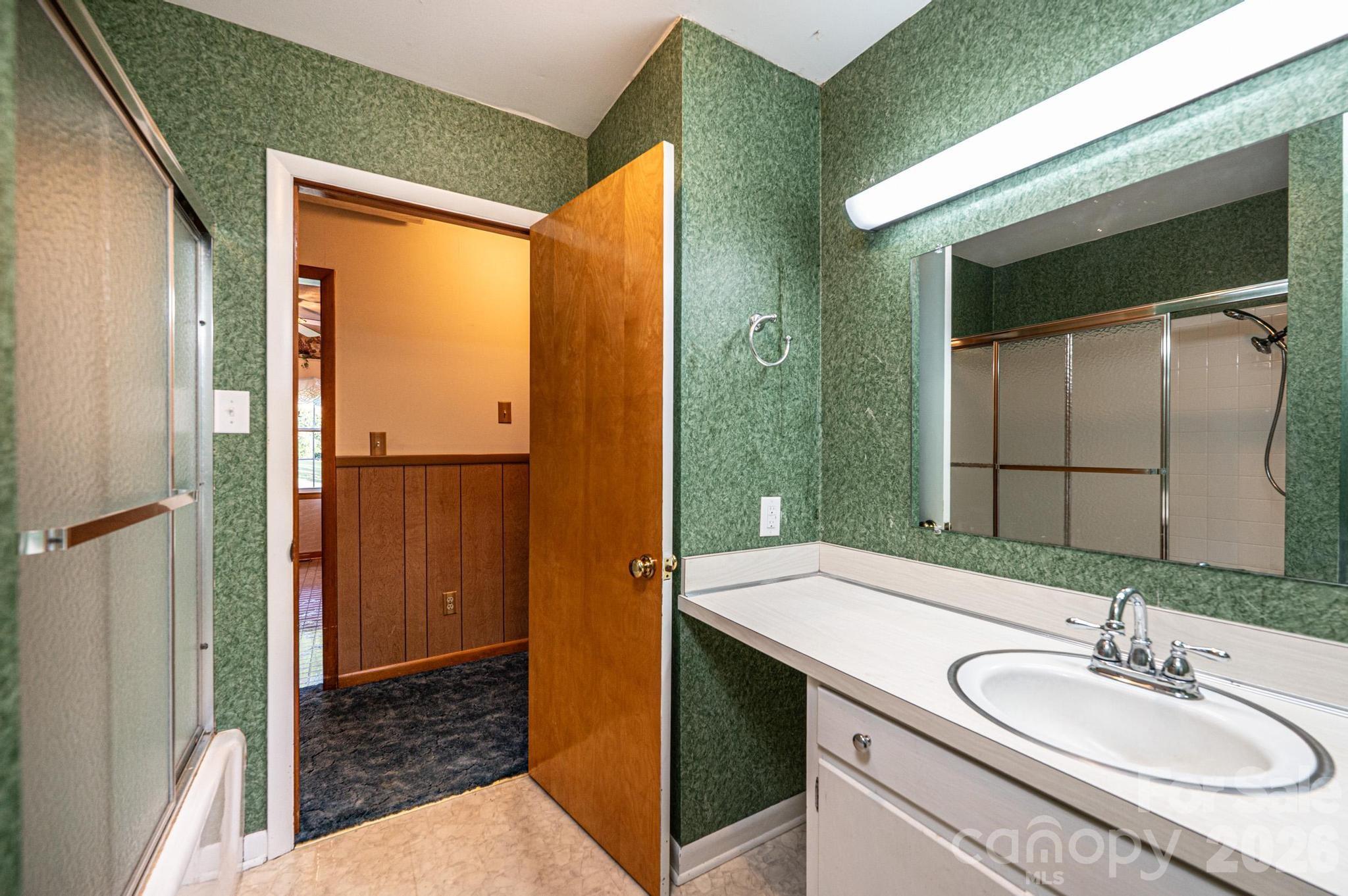 119 Foothill Drive — Lenoir