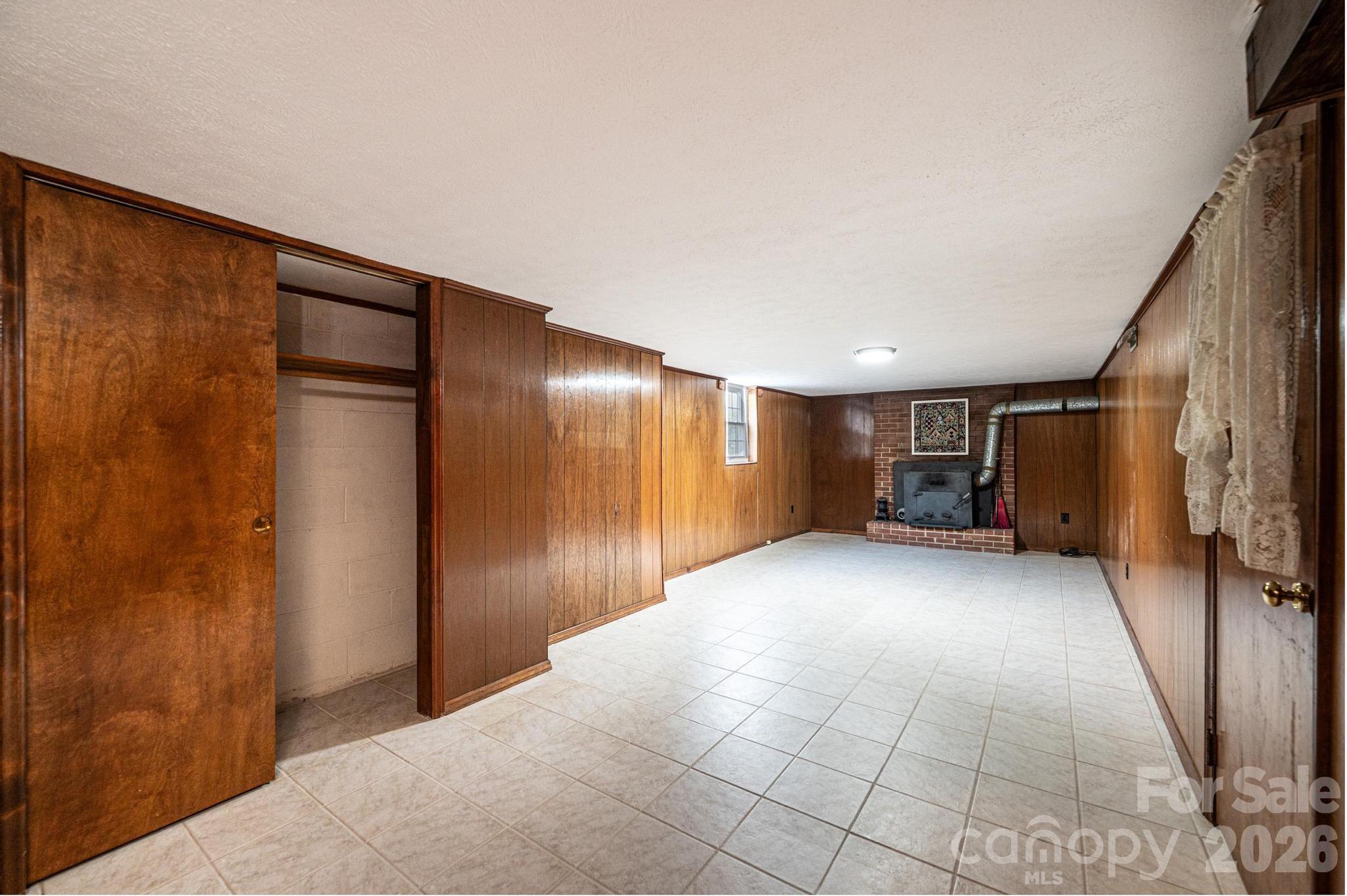 119 Foothill Drive — Lenoir