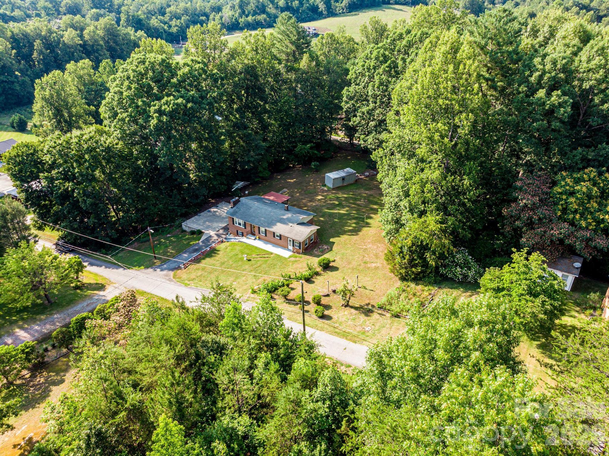 119 Foothill Drive — Lenoir