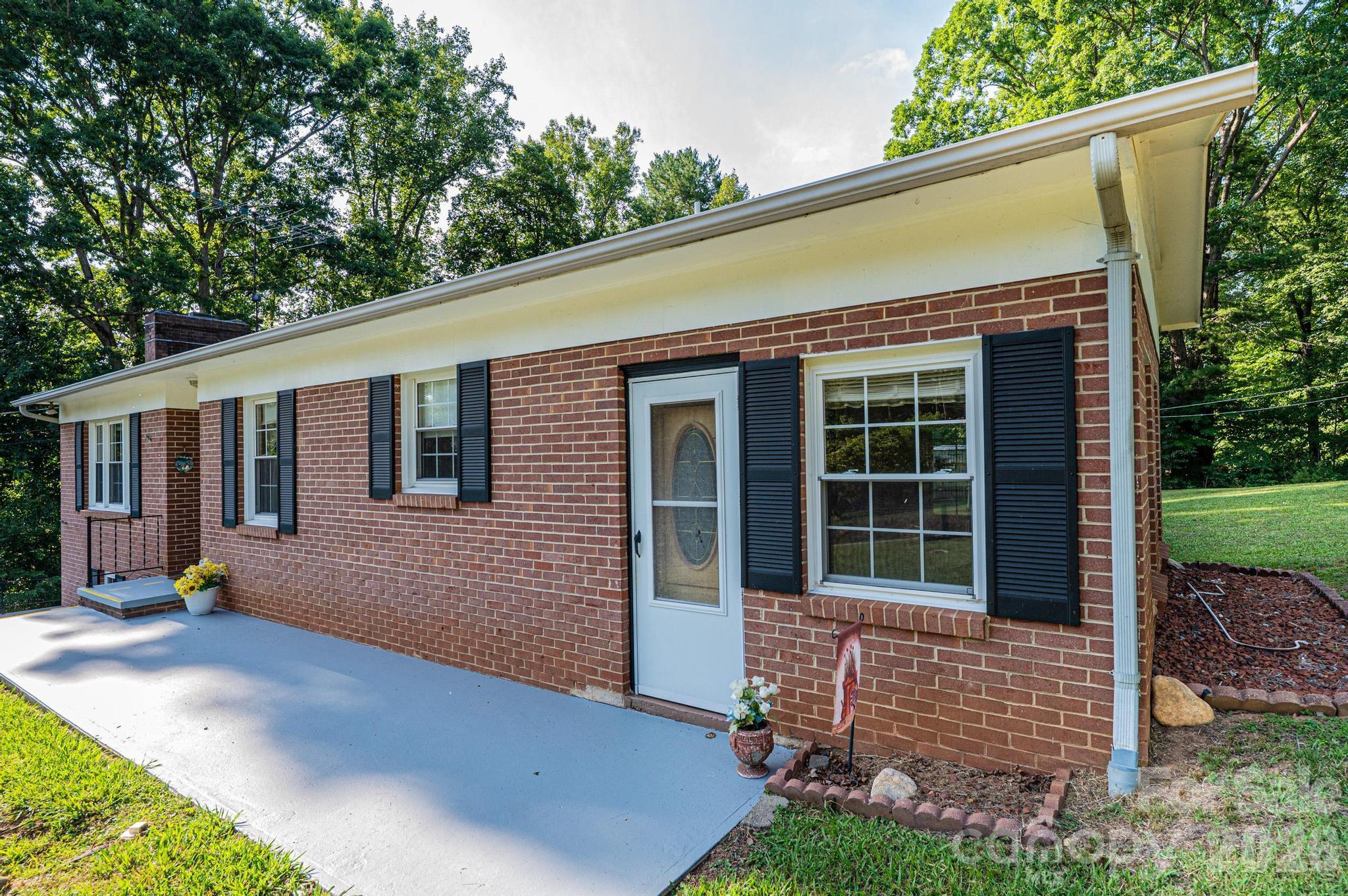119 Foothill Drive — Lenoir