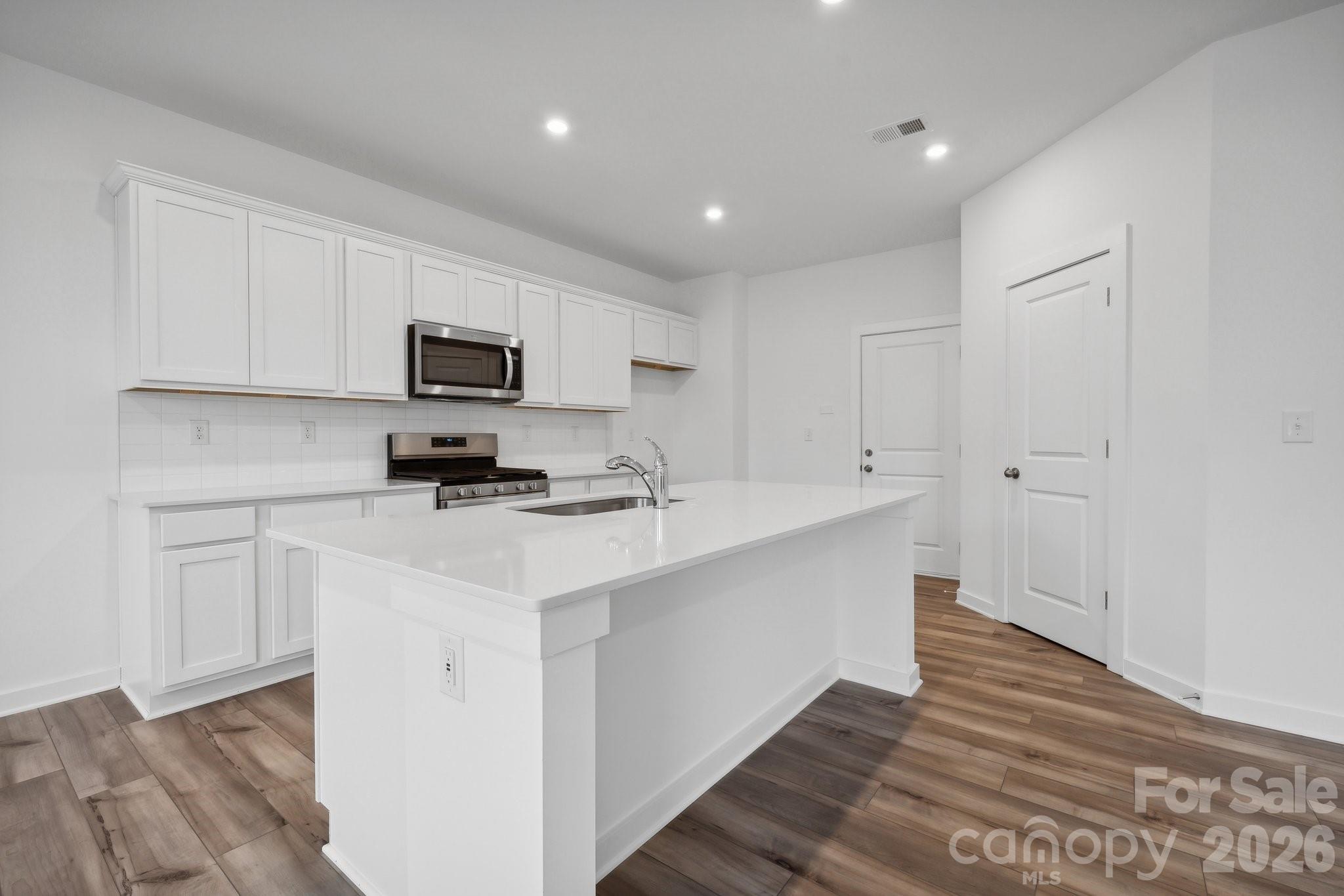 818 Olde England Drive — Lincolnton