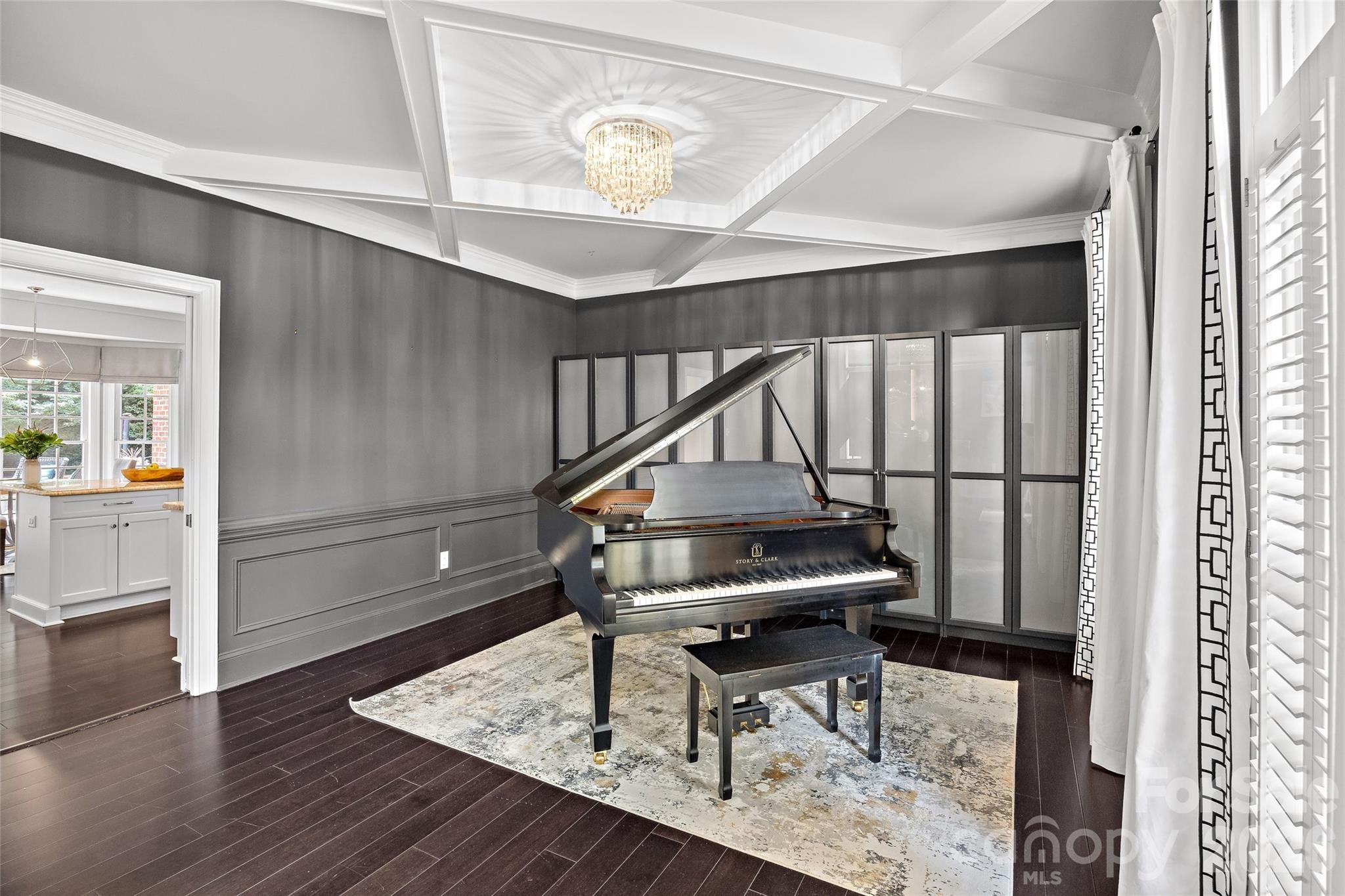 4533 Noras Path Road — Charlotte