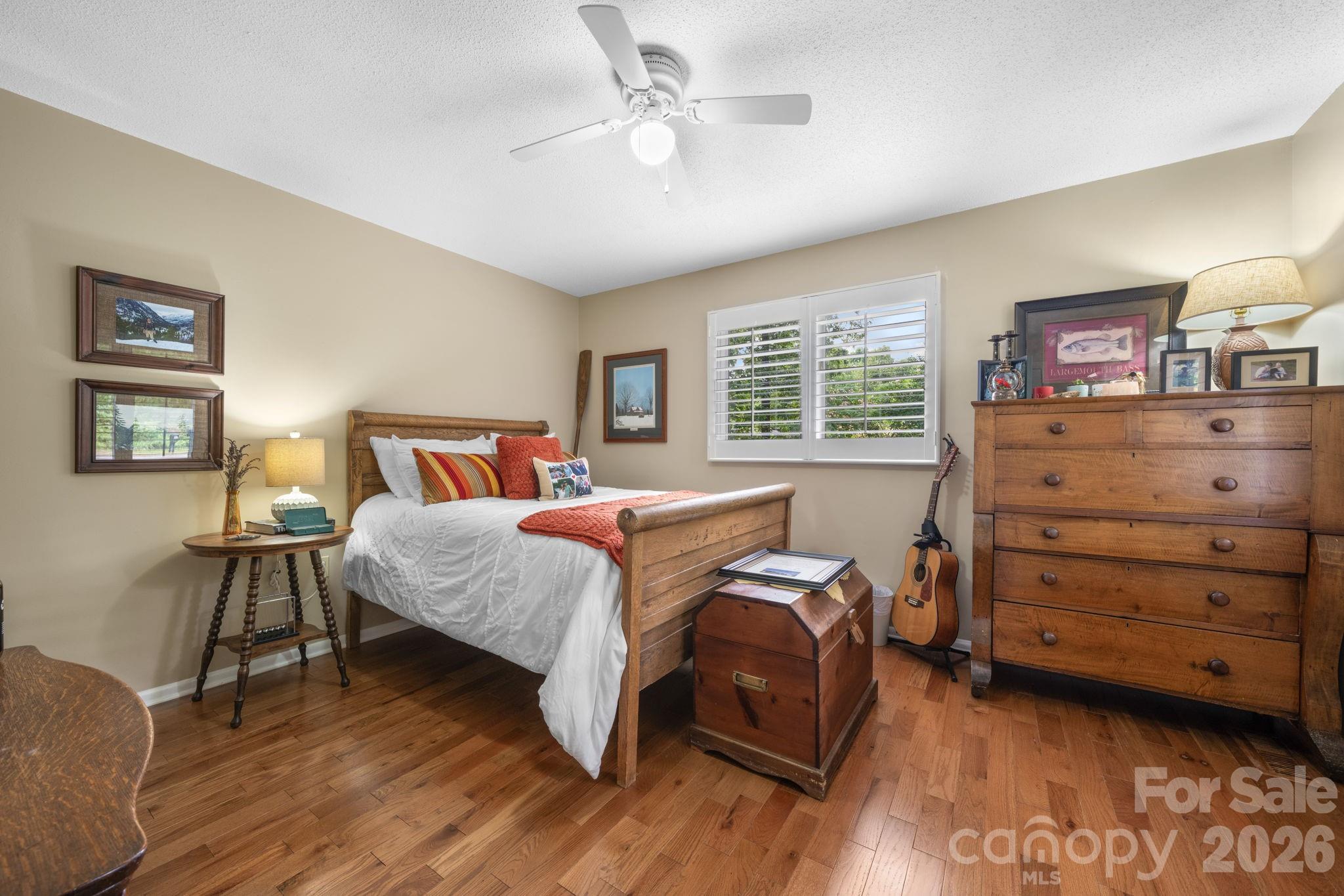 446 17th Avenue Drive NE — Hickory