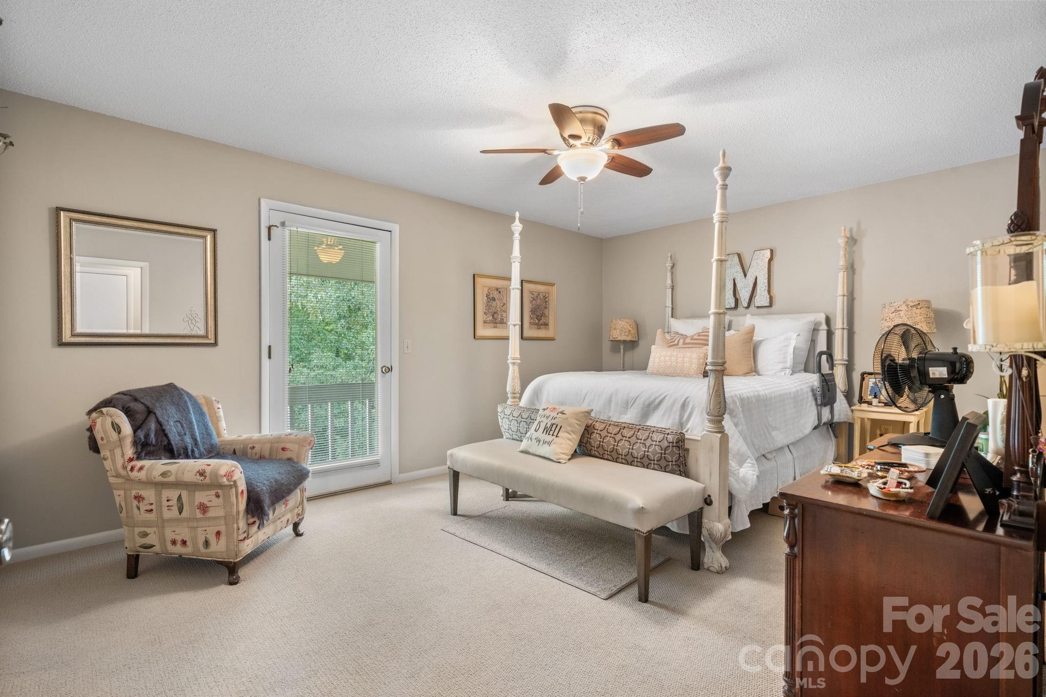 446 17th Avenue Drive NE — Hickory