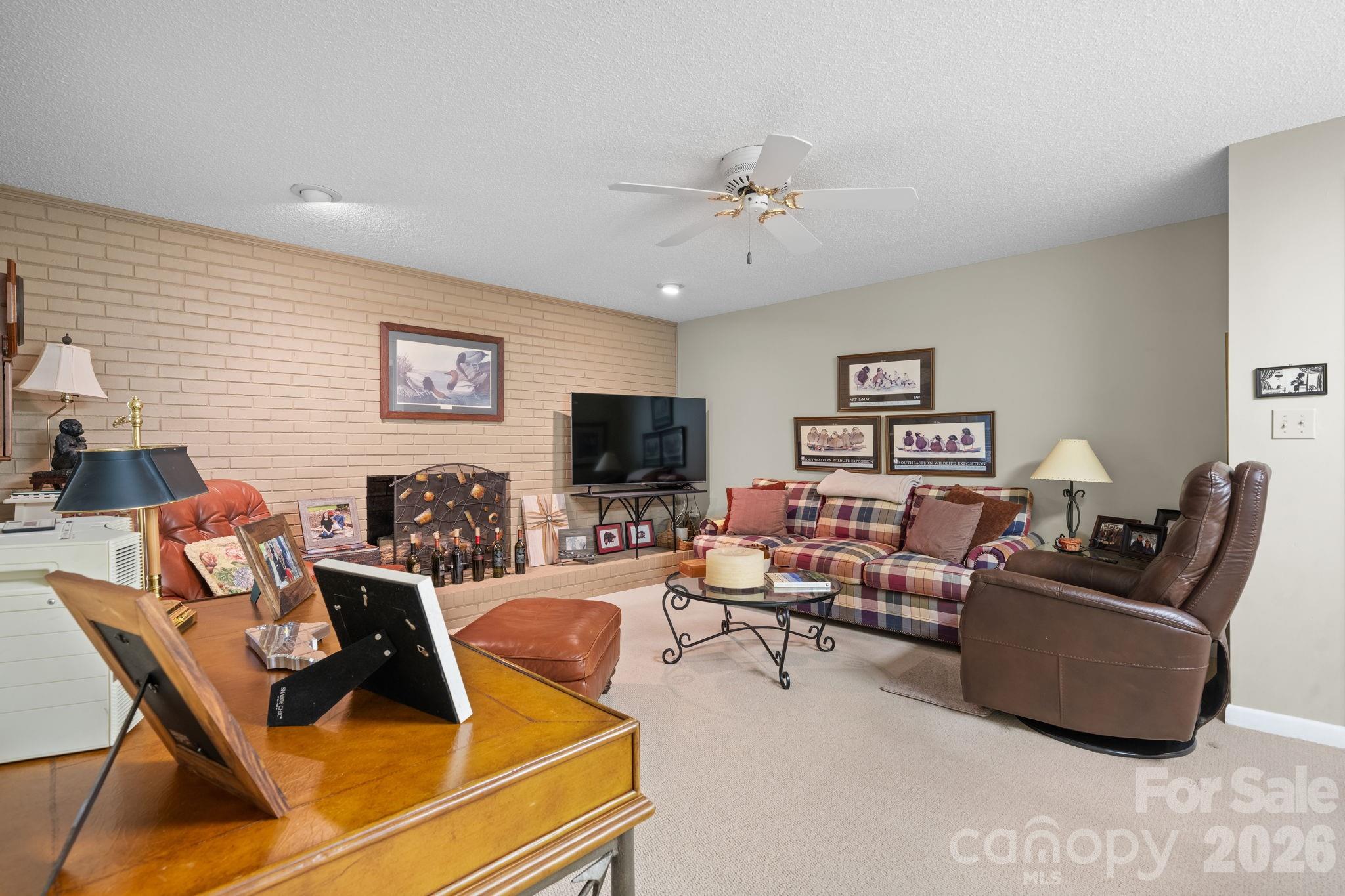 446 17th Avenue Drive NE — Hickory