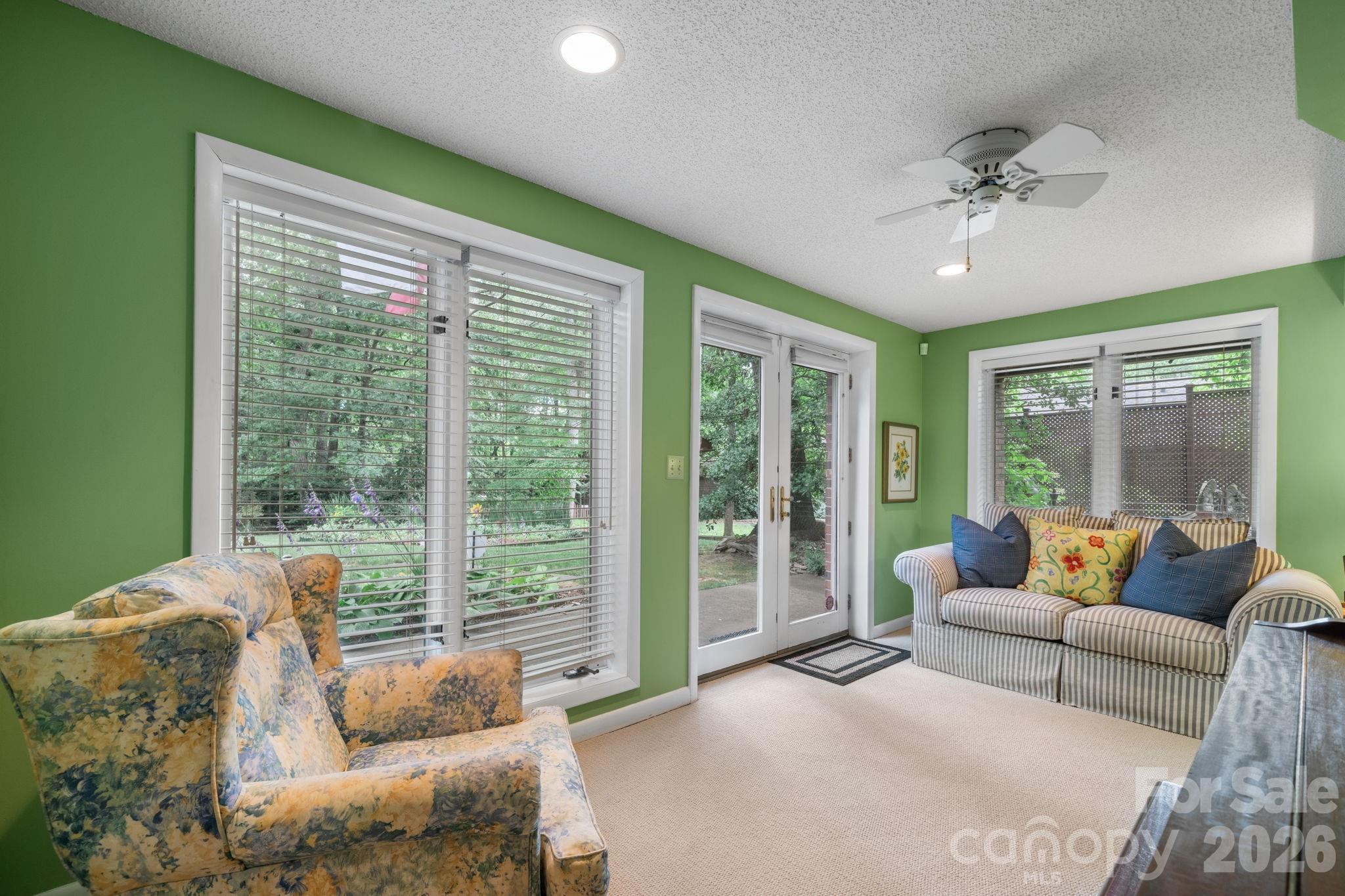 446 17th Avenue Drive NE — Hickory