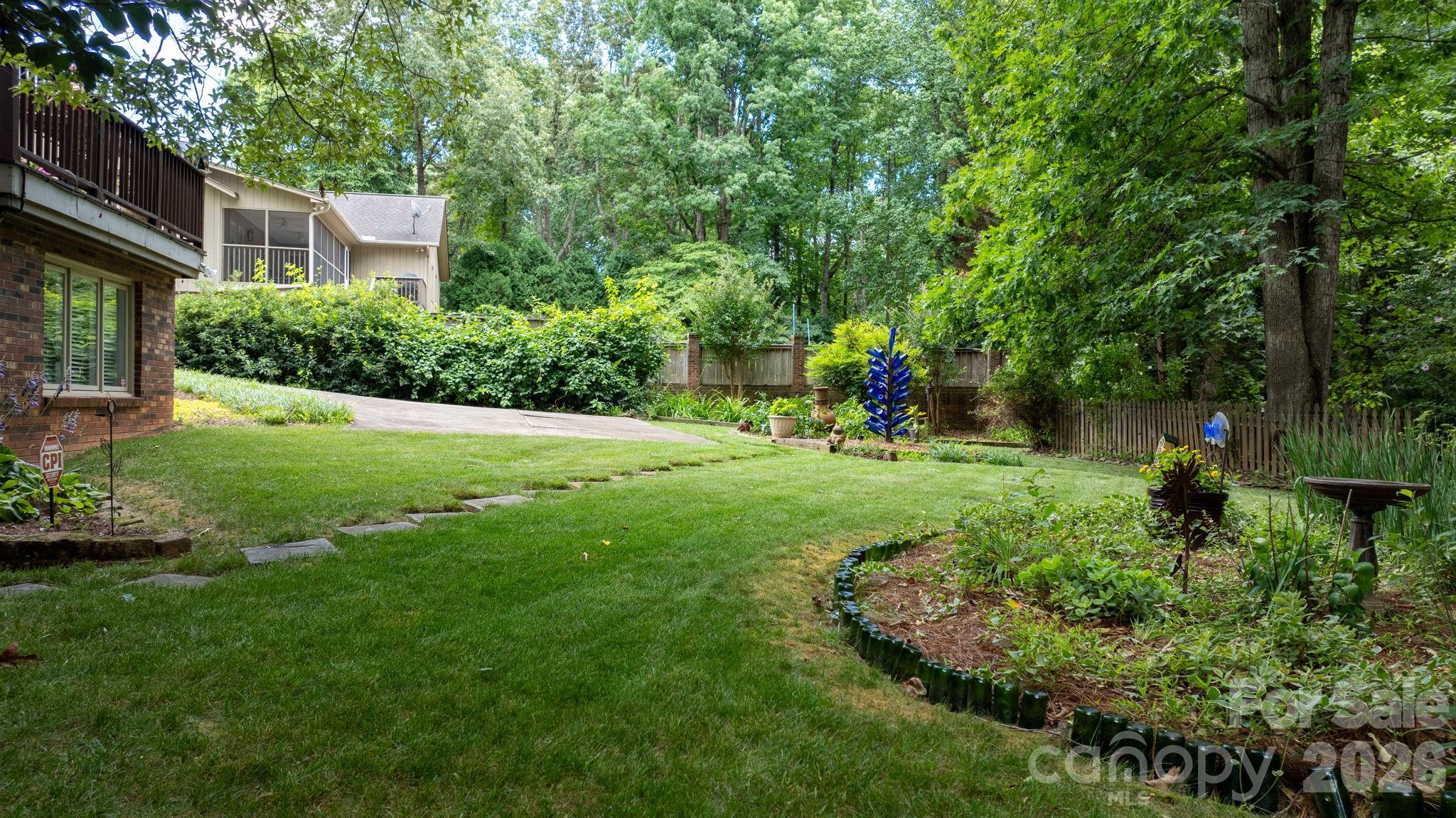 446 17th Avenue Drive NE — Hickory