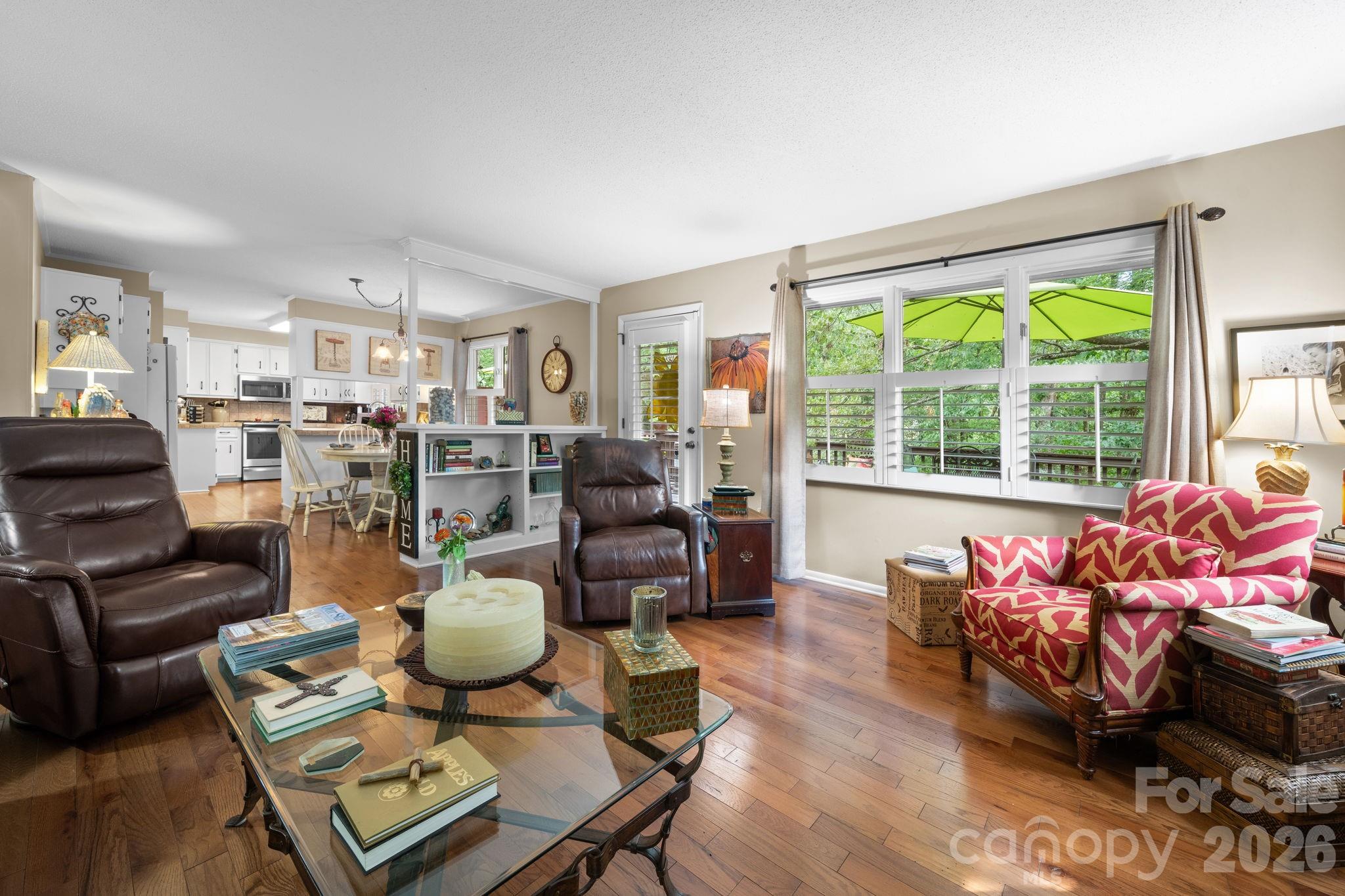 446 17th Avenue Drive NE — Hickory