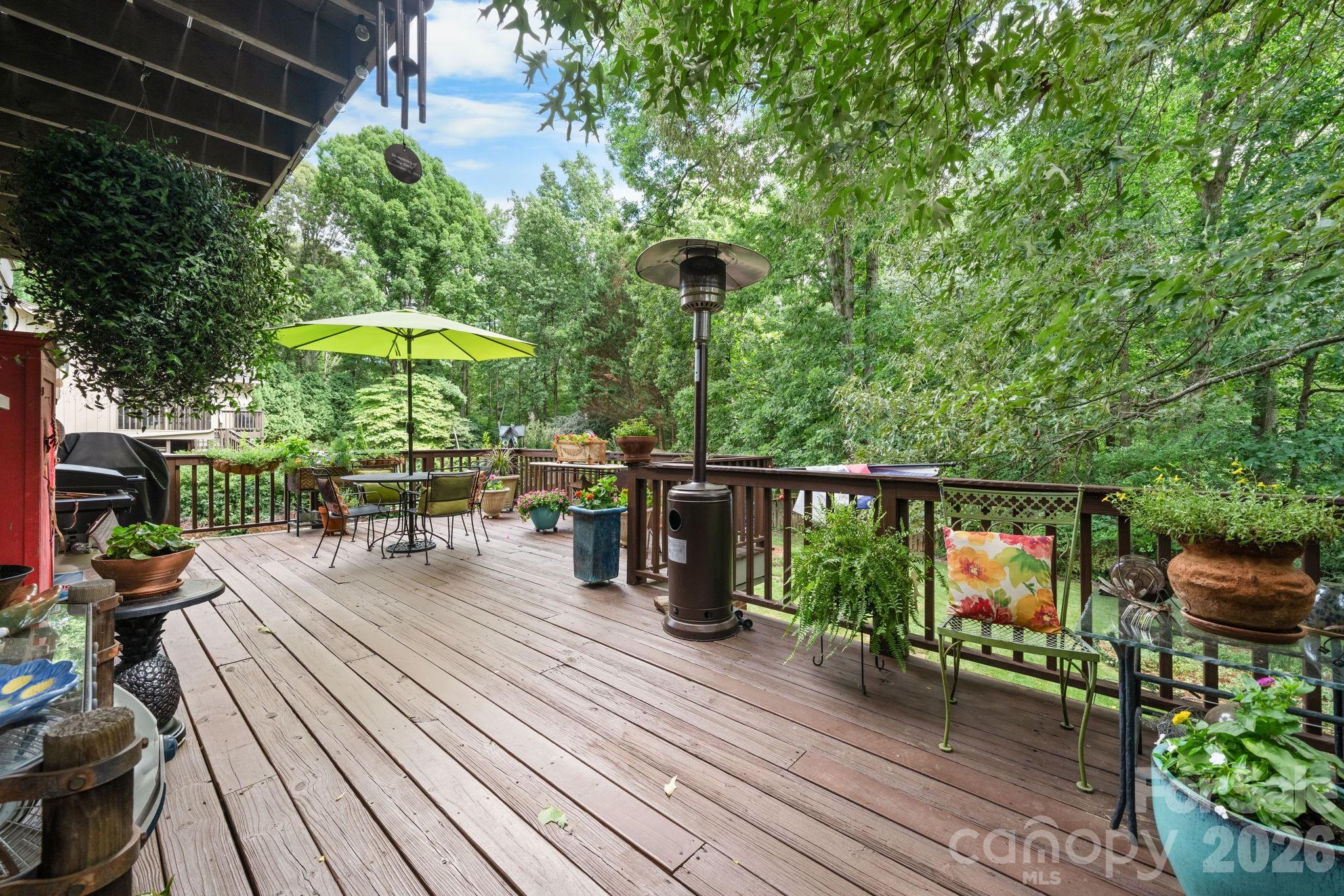 446 17th Avenue Drive NE — Hickory