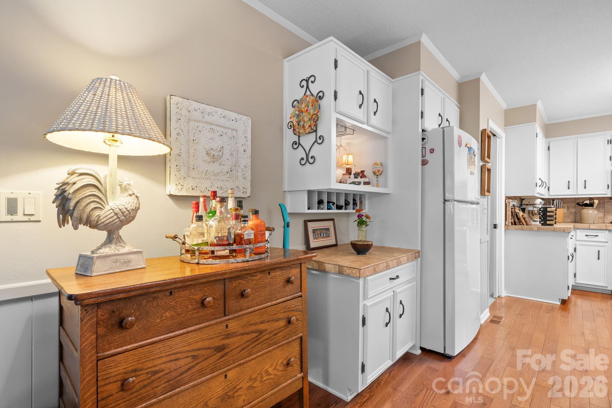 446 17th Avenue Drive NE — Hickory