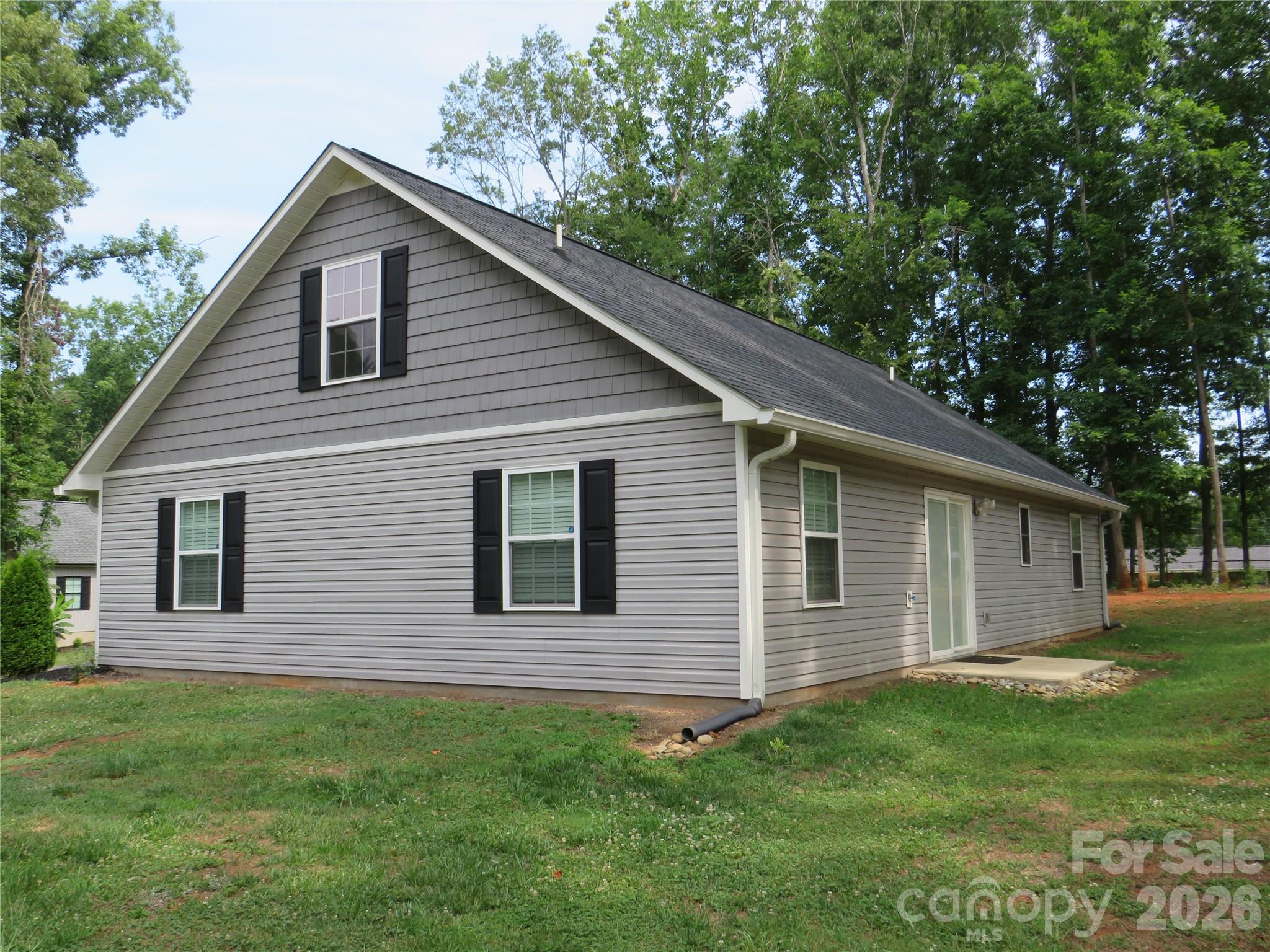 118 Tallyhoe Street — Forest City
