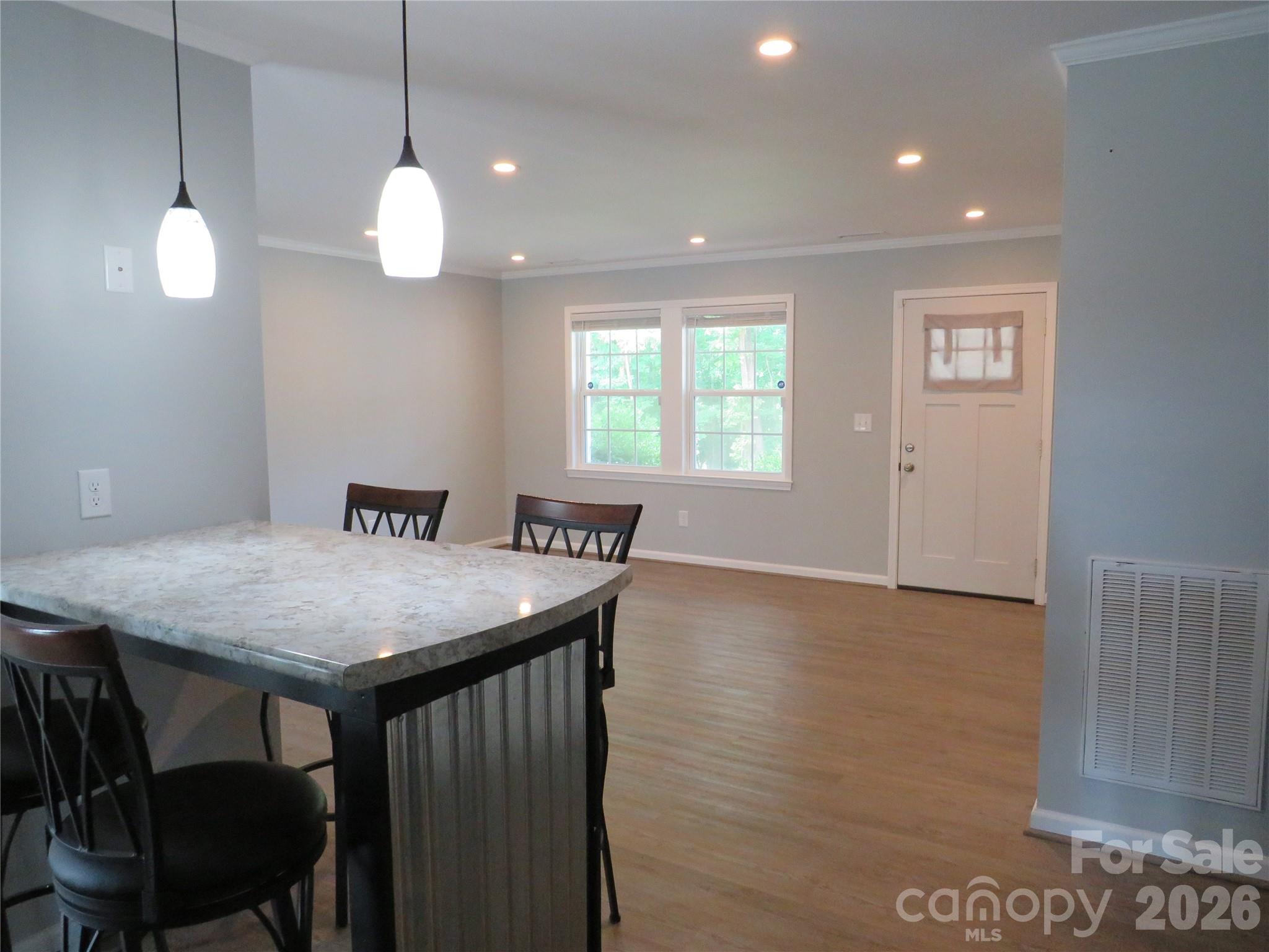 118 Tallyhoe Street — Forest City