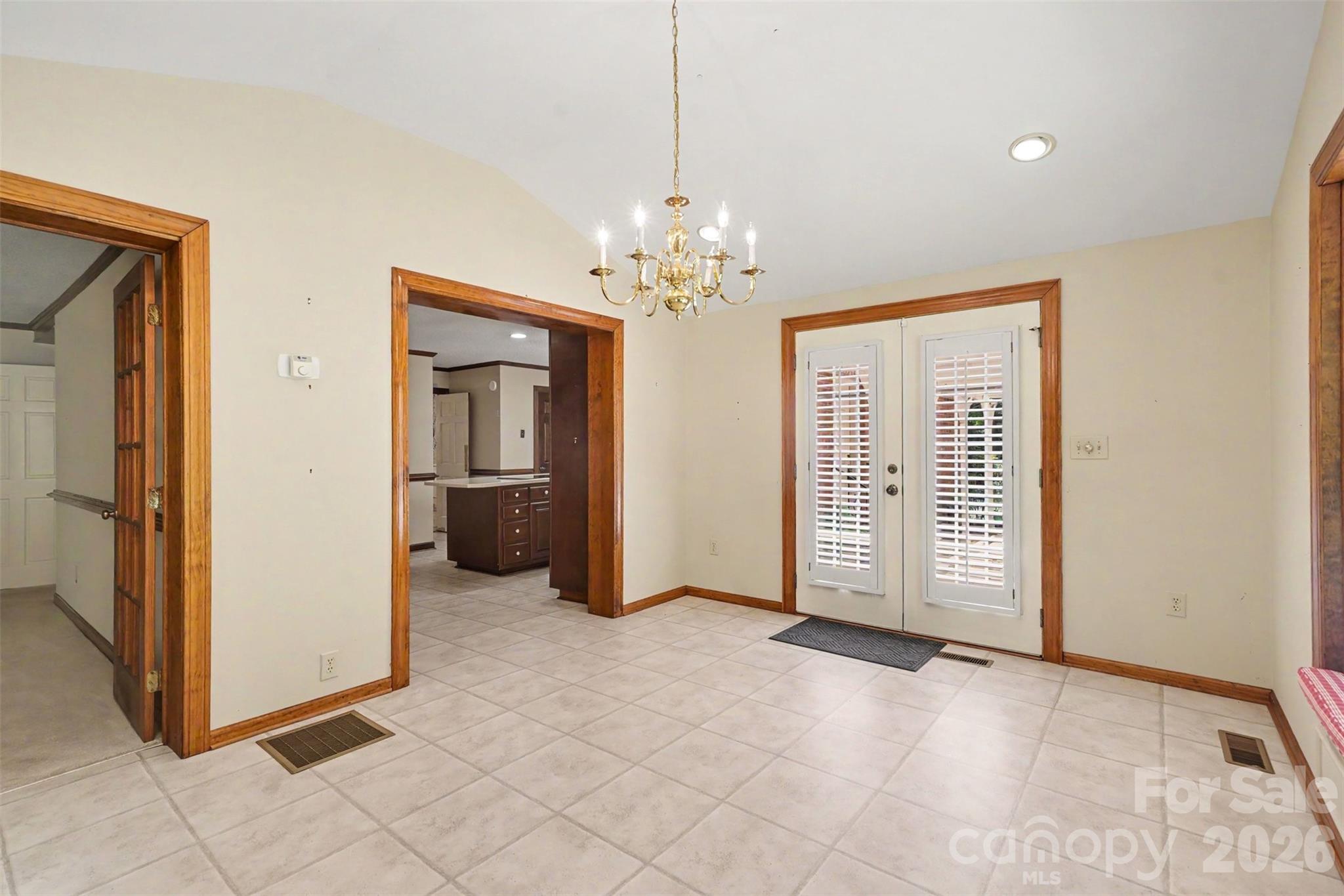 215 Chedworth Court — Concord