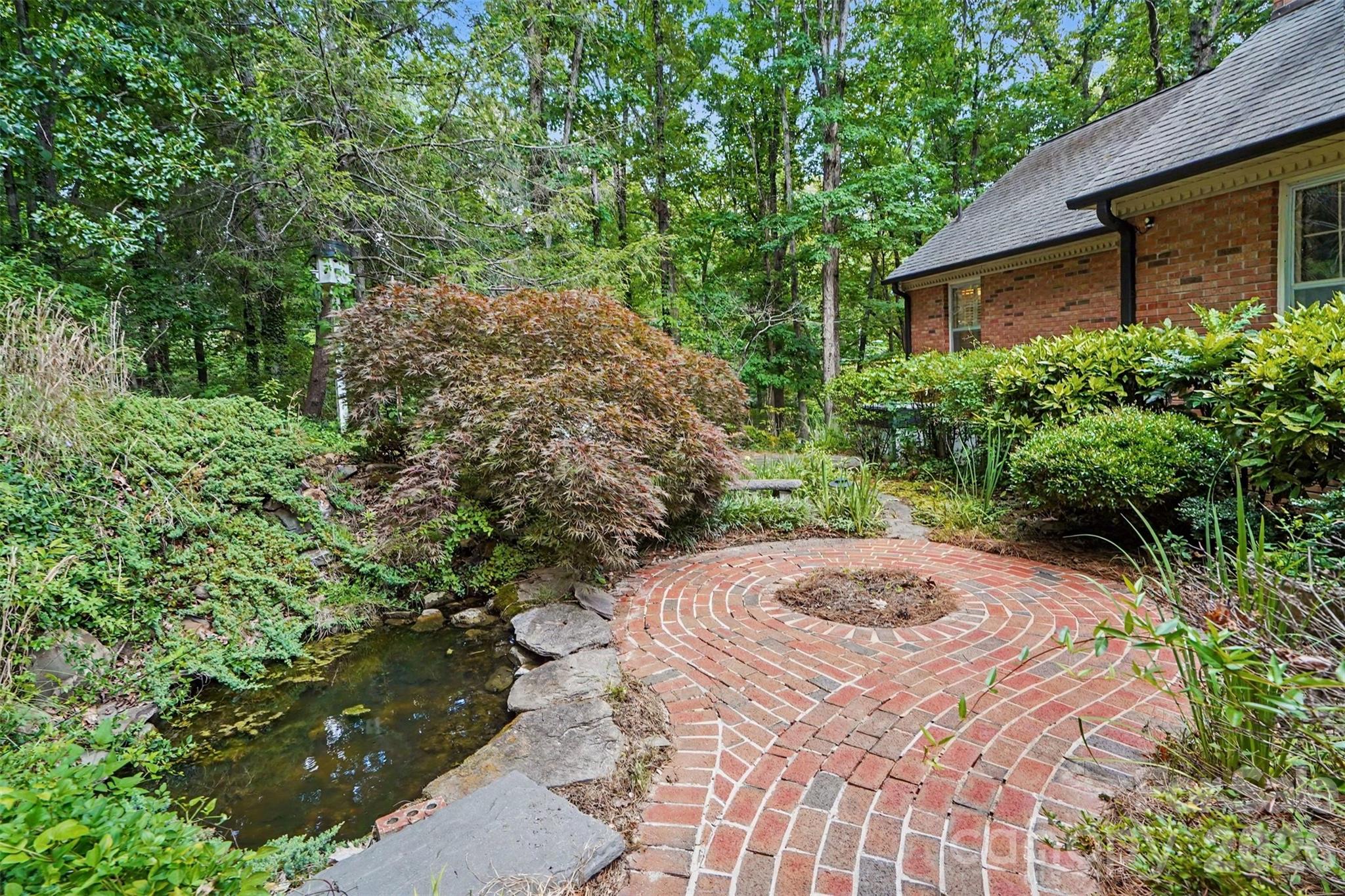 215 Chedworth Court — Concord