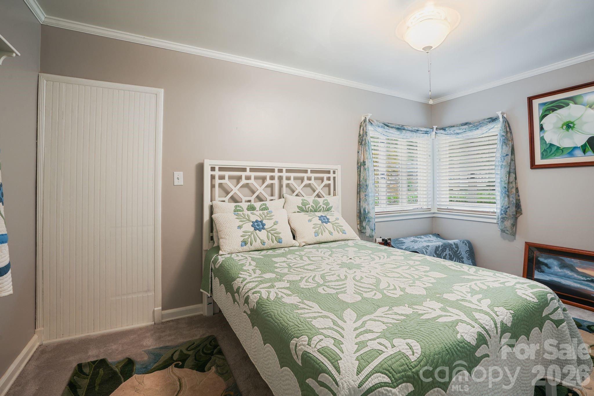 560 11th Avenue Circle NW — Hickory
