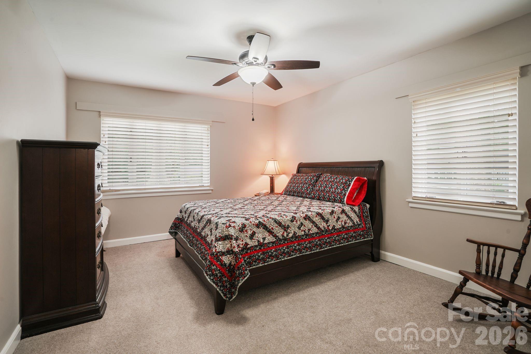 560 11th Avenue Circle NW — Hickory