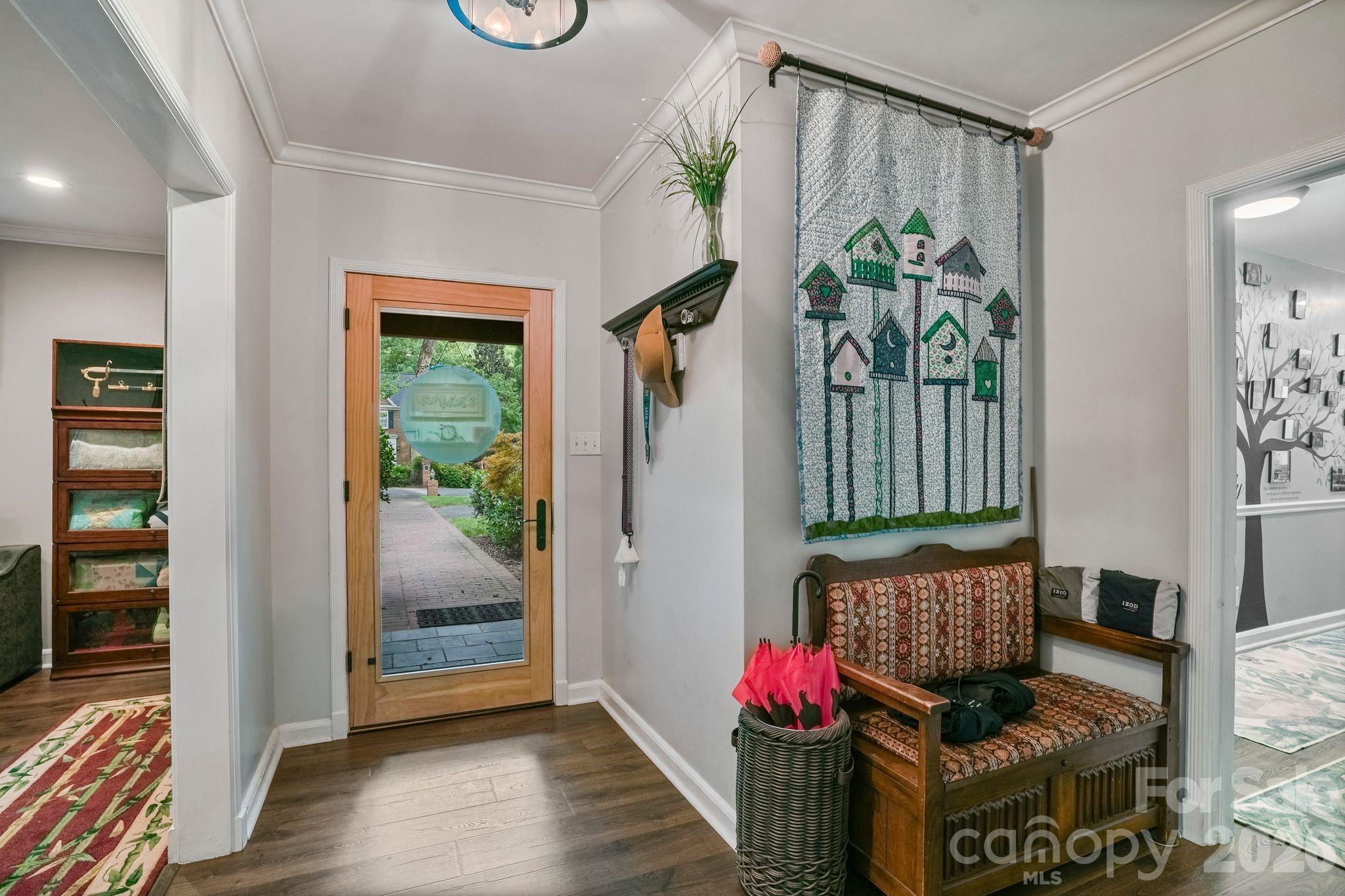 560 11th Avenue Circle NW — Hickory