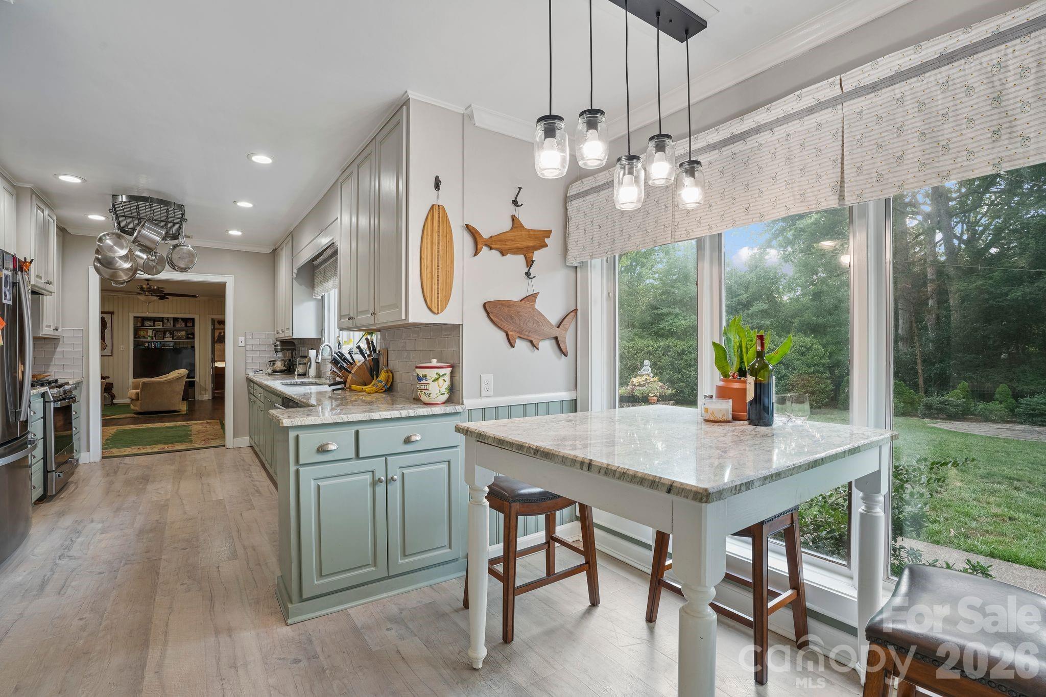 560 11th Avenue Circle NW — Hickory