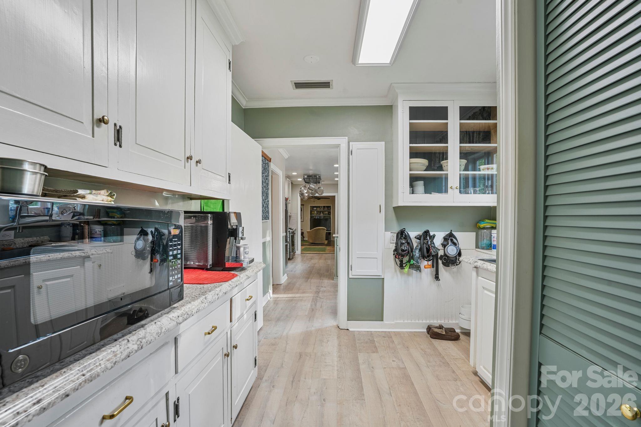 560 11th Avenue Circle NW — Hickory