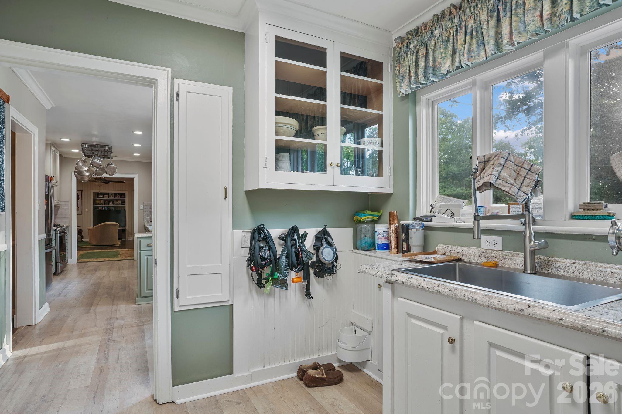 560 11th Avenue Circle NW — Hickory