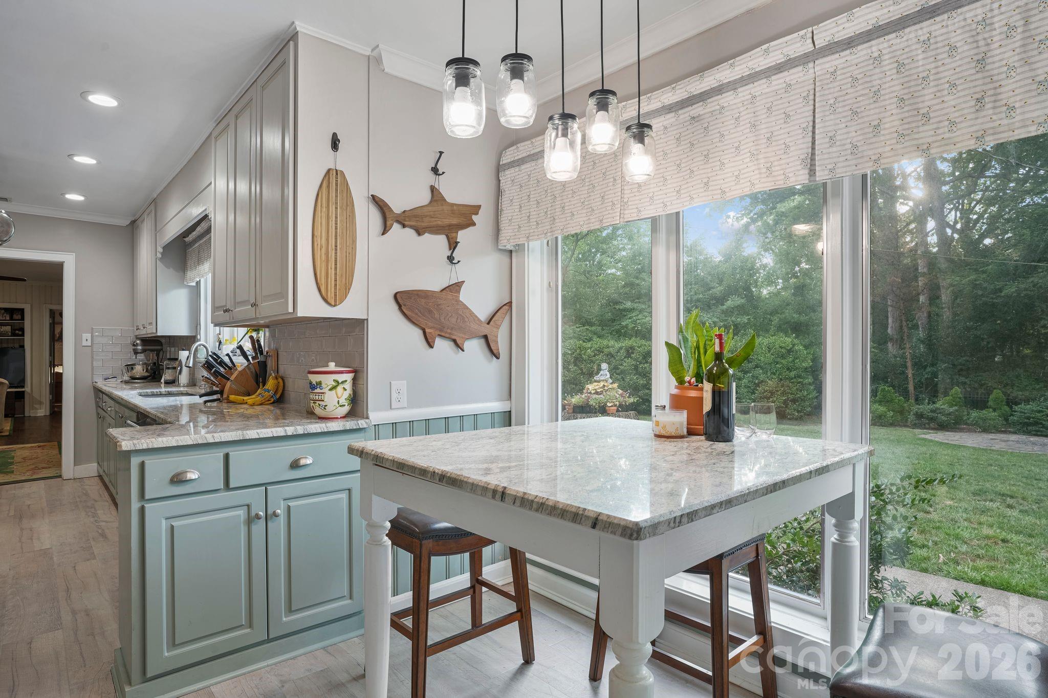 560 11th Avenue Circle NW — Hickory