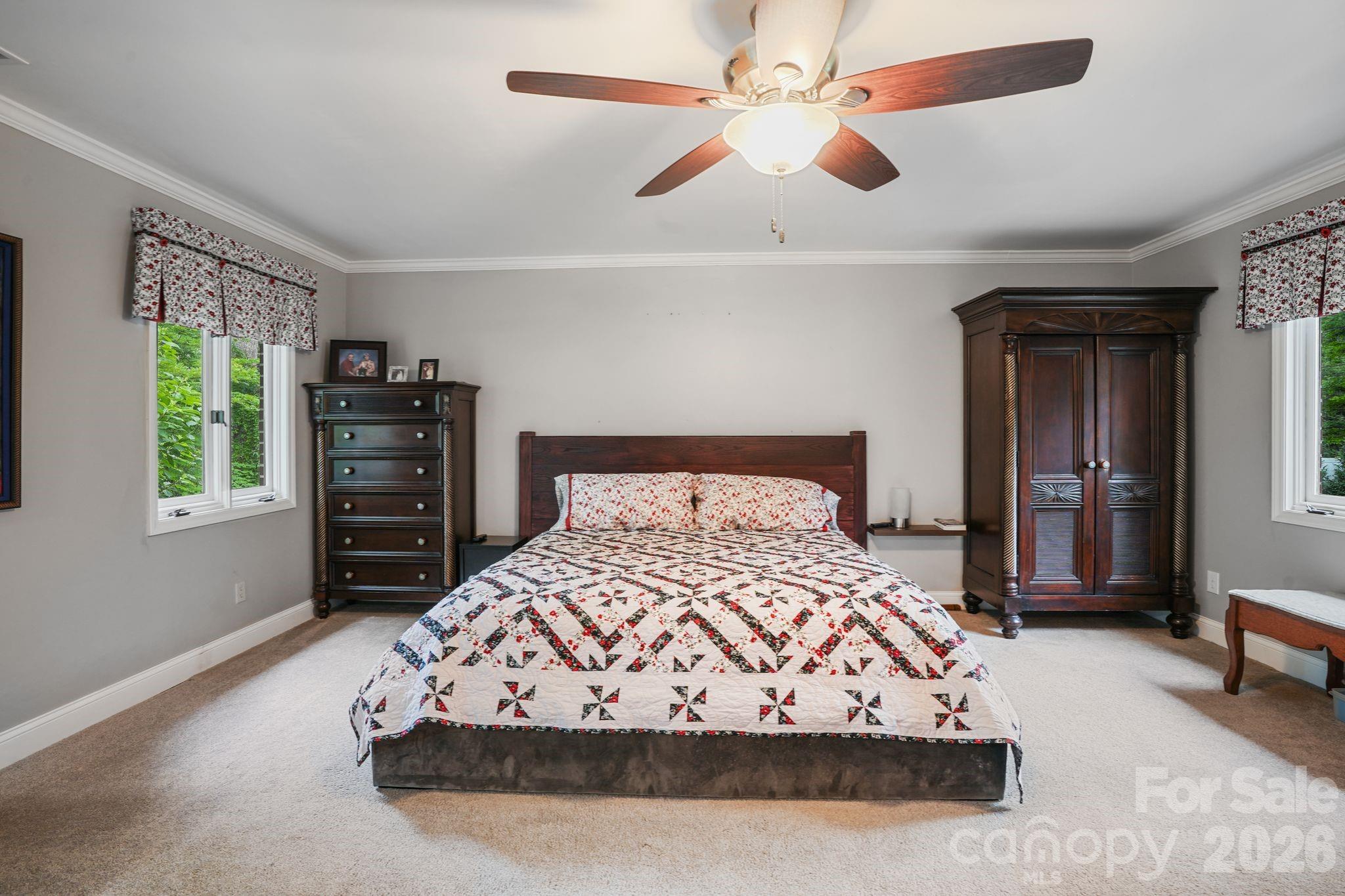 560 11th Avenue Circle NW — Hickory
