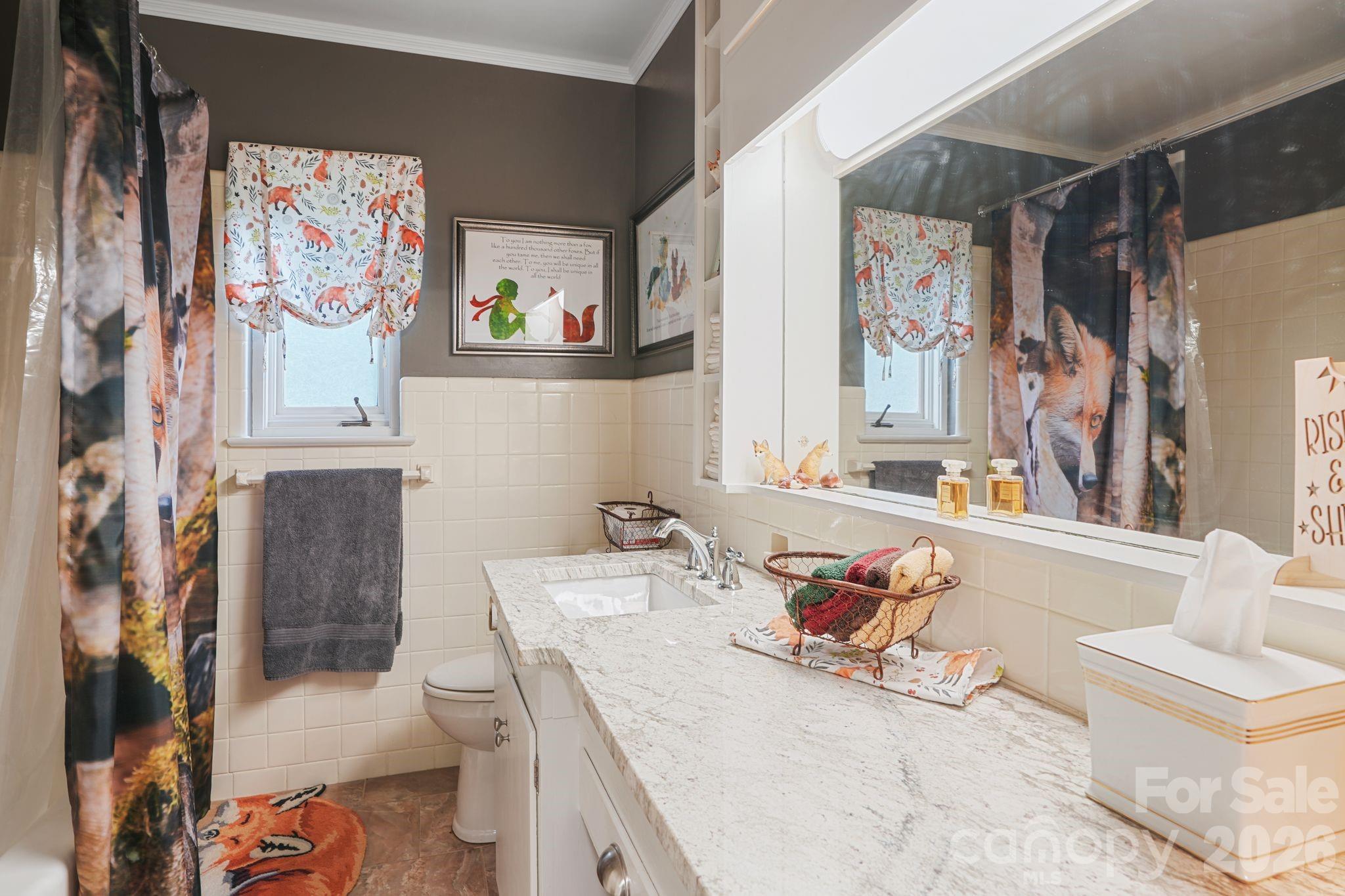 560 11th Avenue Circle NW — Hickory
