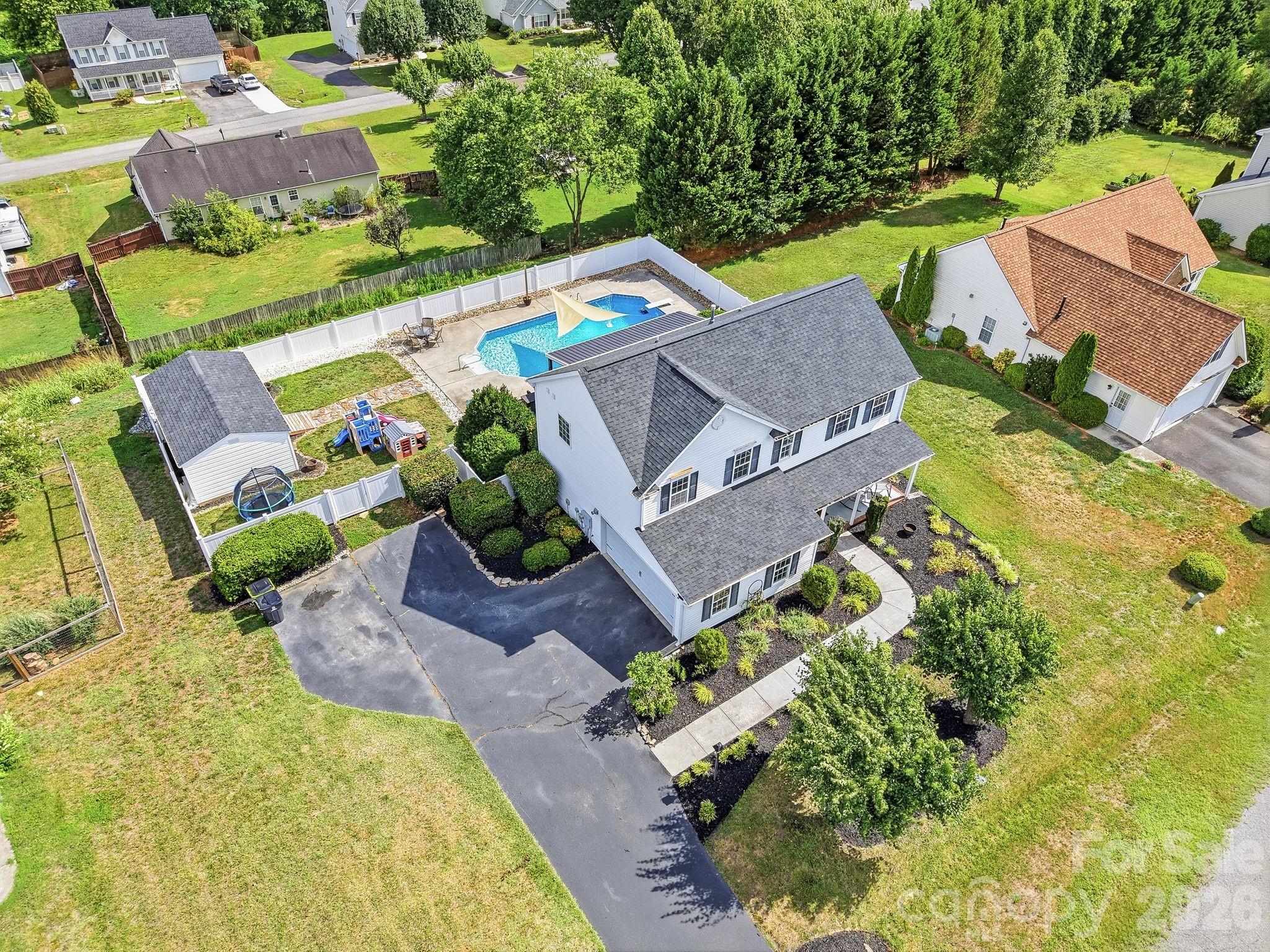 322 Sailway Road — Winston Salem